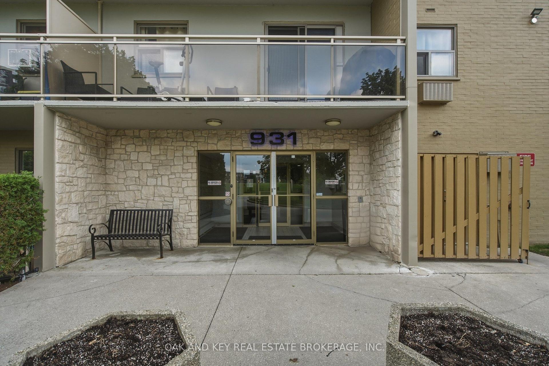 Photo 4 of Unit 302, 931 Wonderland Road S, London, South M — HOMEH