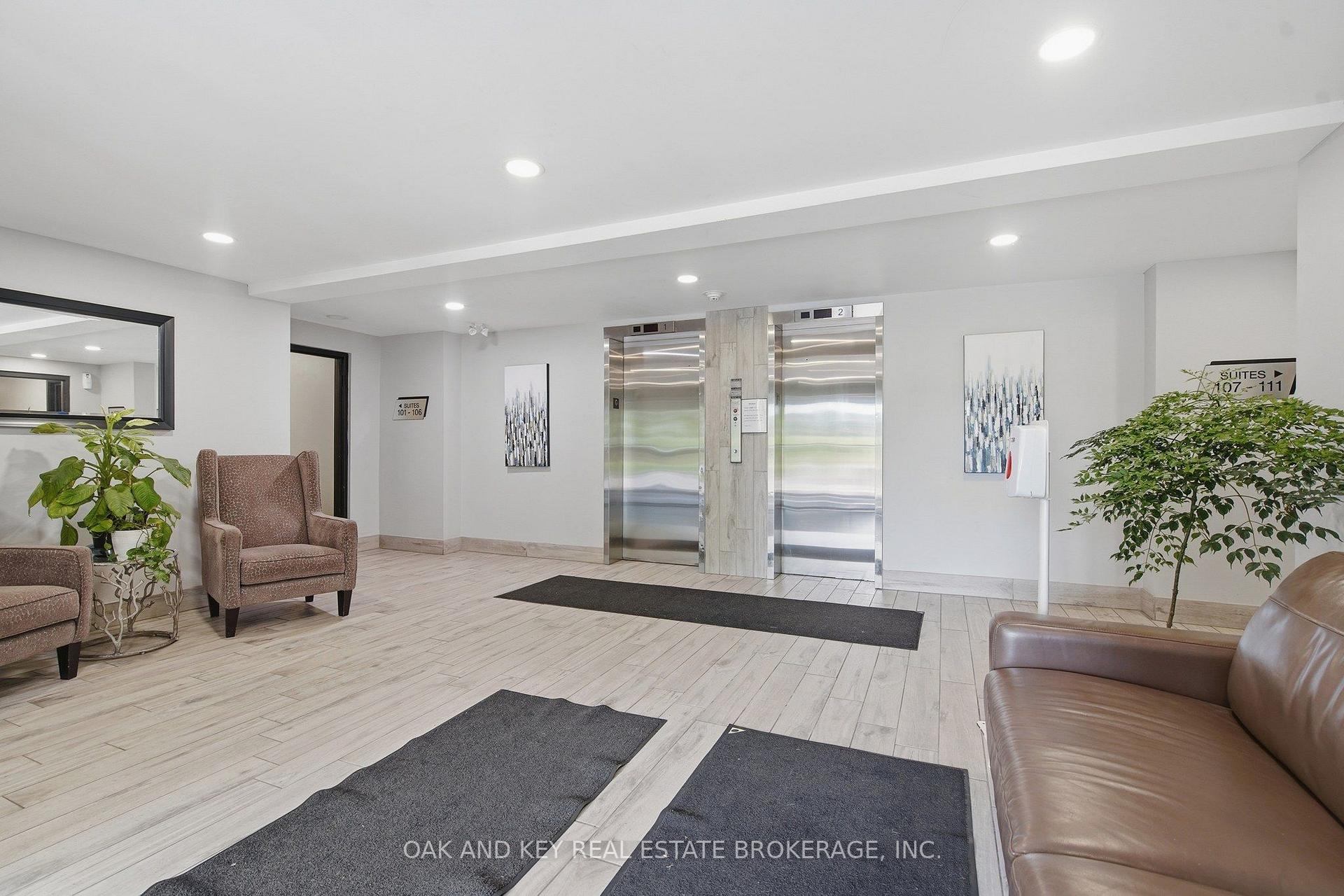 Photo 7 of Unit 302, 931 Wonderland Road S, London, South M — HOMEH