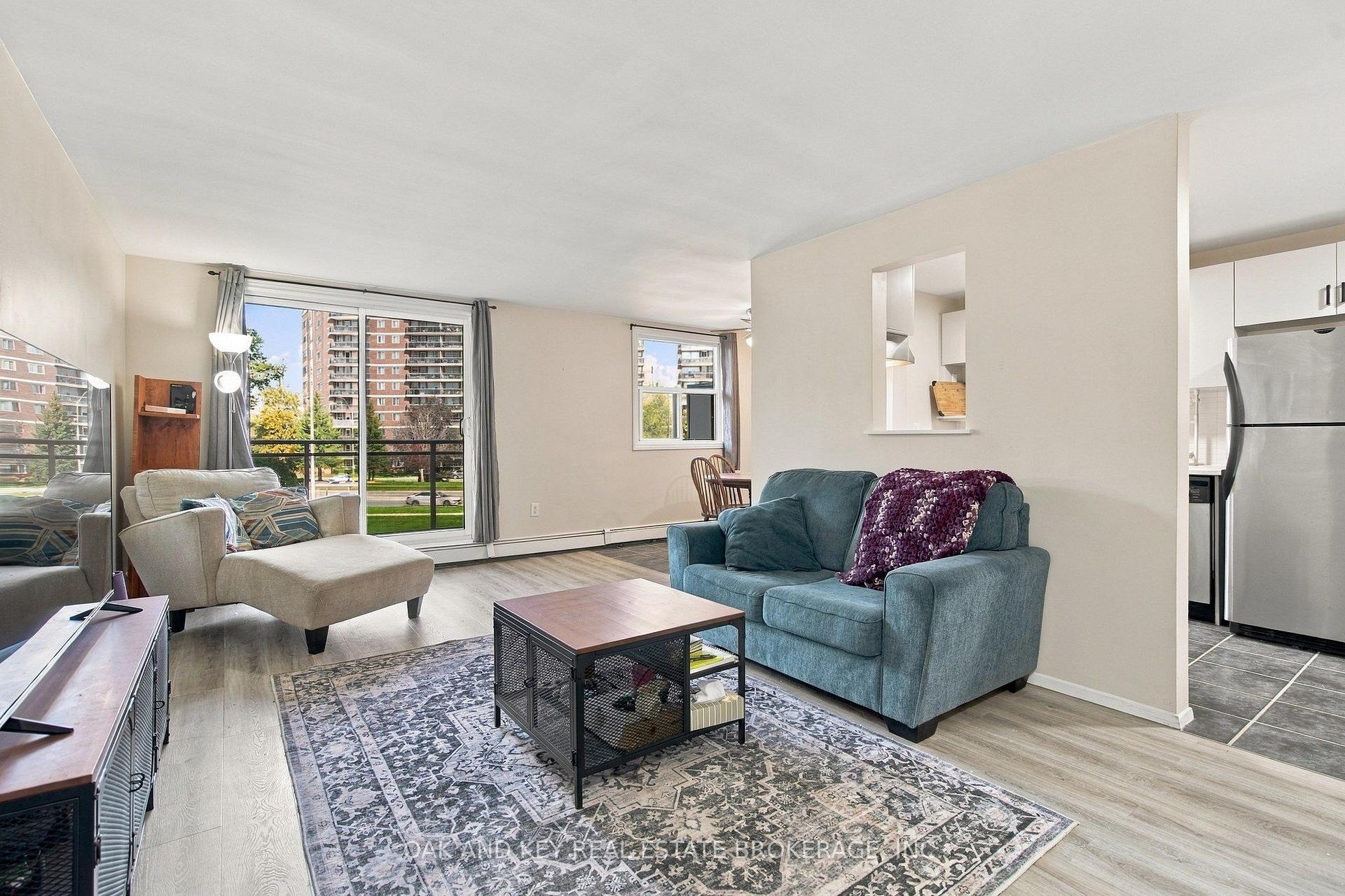 Photo 10 of Unit 302, 931 Wonderland Road S, London, South M — HOMEH