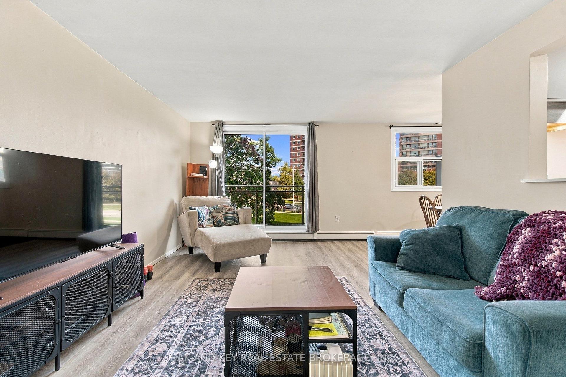 Photo 11 of Unit 302, 931 Wonderland Road S, London, South M — HOMEH