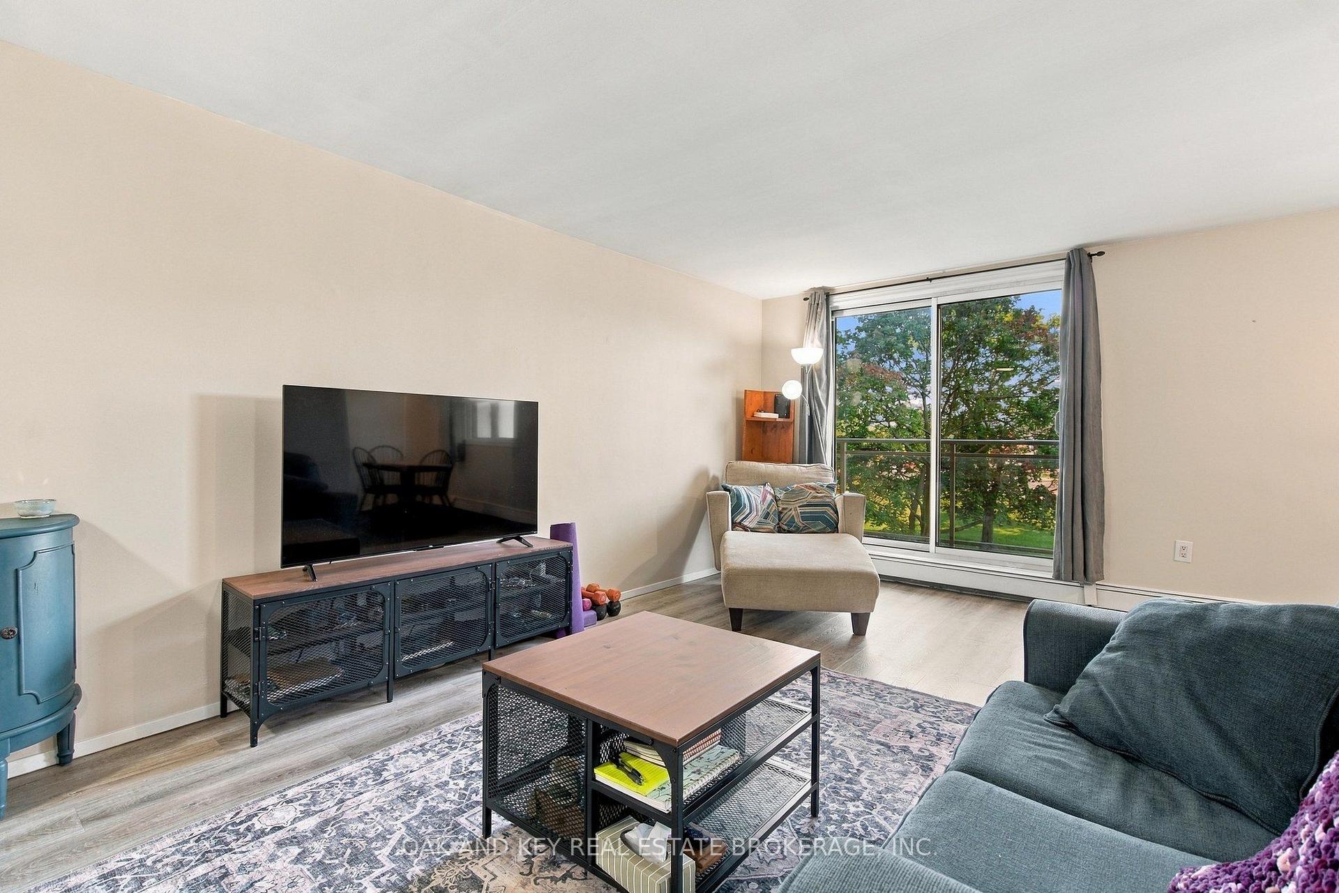 Photo 12 of Unit 302, 931 Wonderland Road S, London, South M — HOMEH