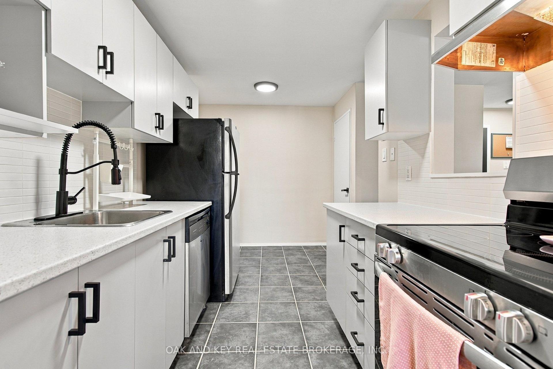 Photo 17 of Unit 302, 931 Wonderland Road S, London, South M — HOMEH