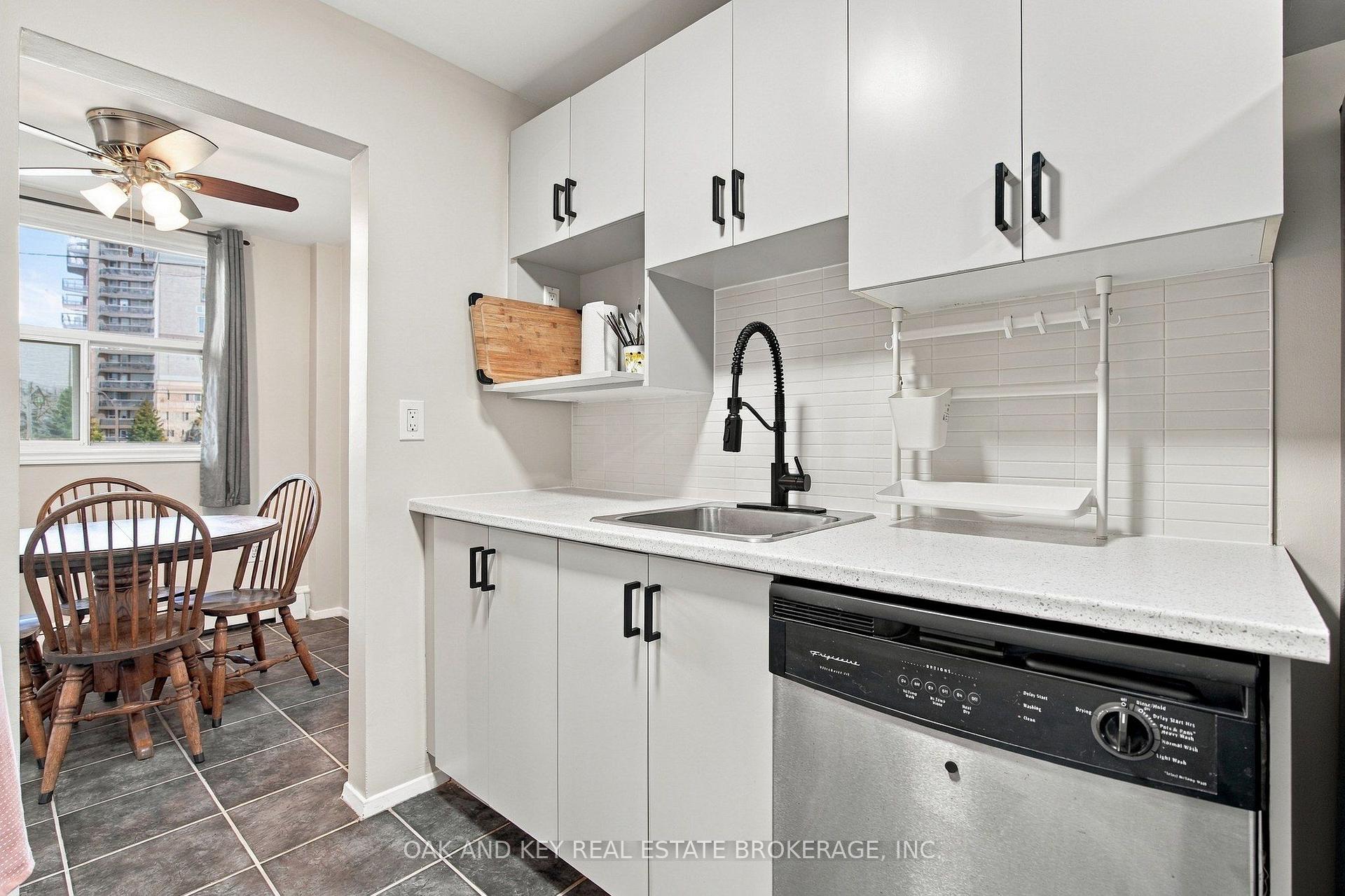 Photo 20 of Unit 302, 931 Wonderland Road S, London, South M — HOMEH
