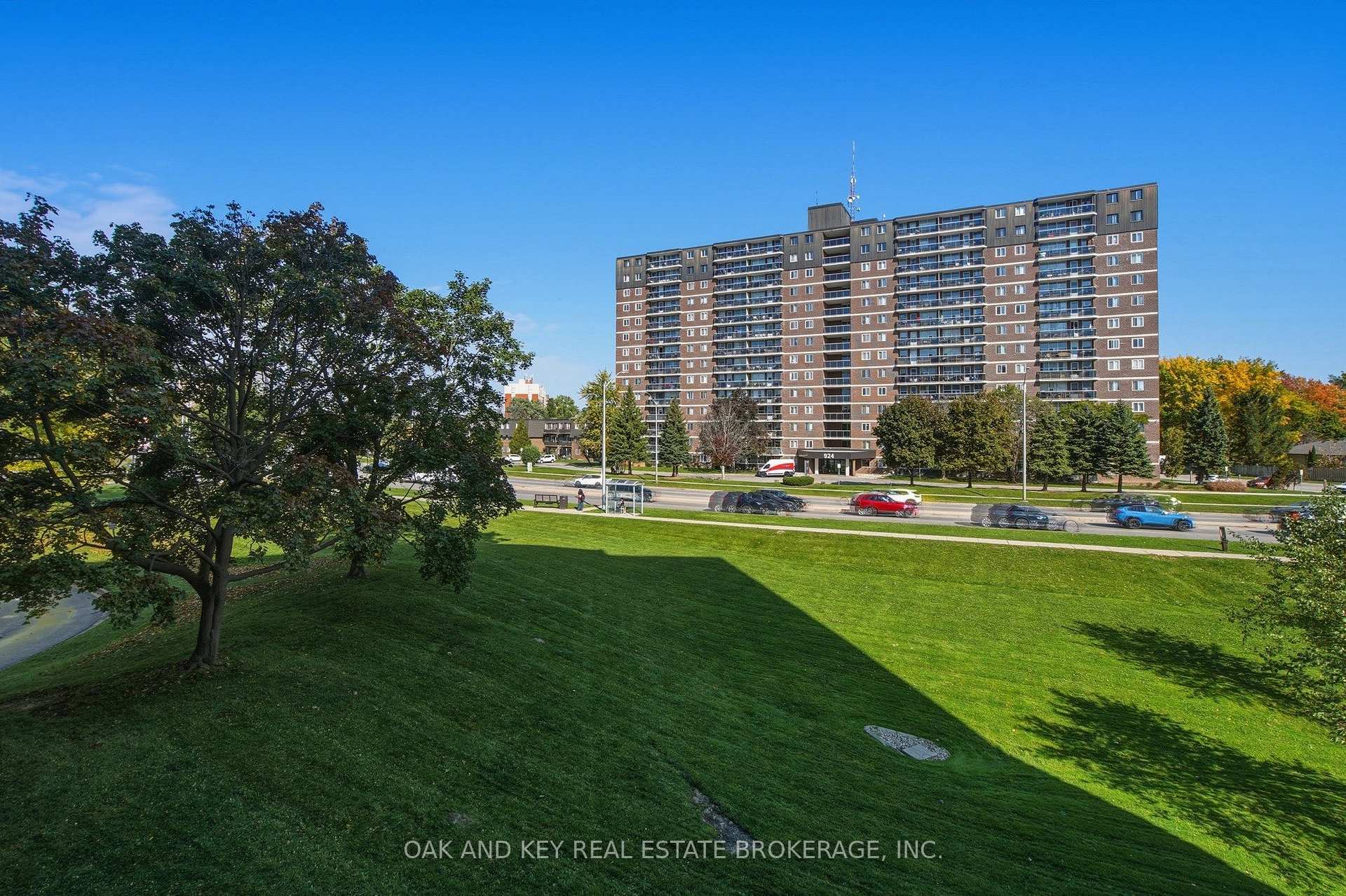 Photo 33 of Unit 302, 931 Wonderland Road S, London, South M — HOMEH