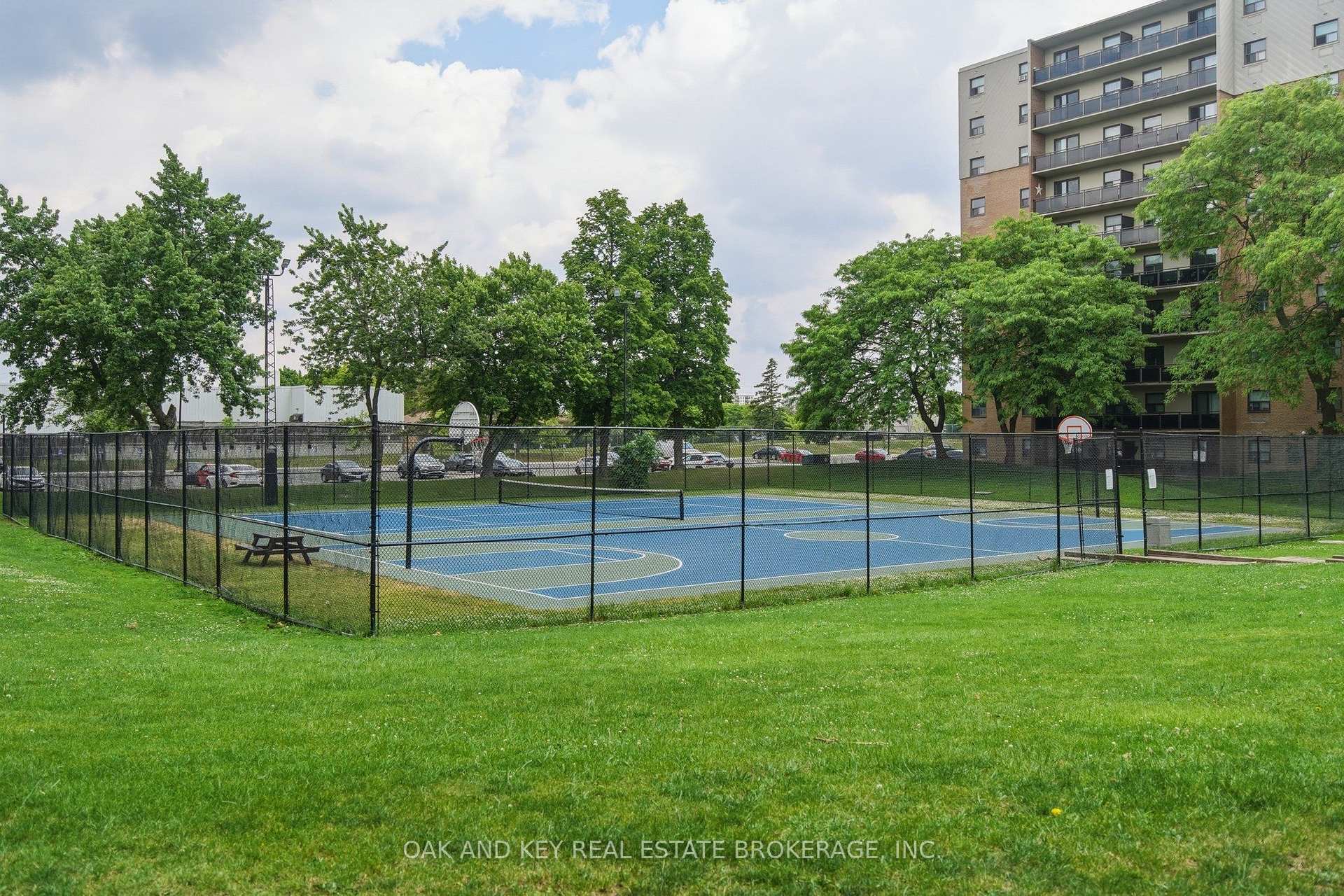 Photo 35 of Unit 302, 931 Wonderland Road S, London, South M — HOMEH