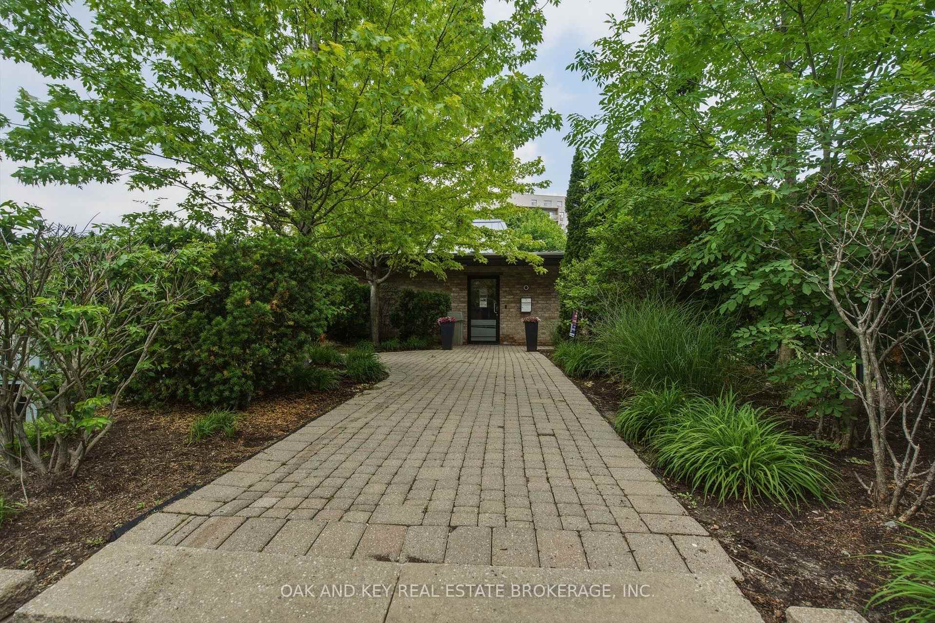 Photo 39 of Unit 302, 931 Wonderland Road S, London, South M — HOMEH