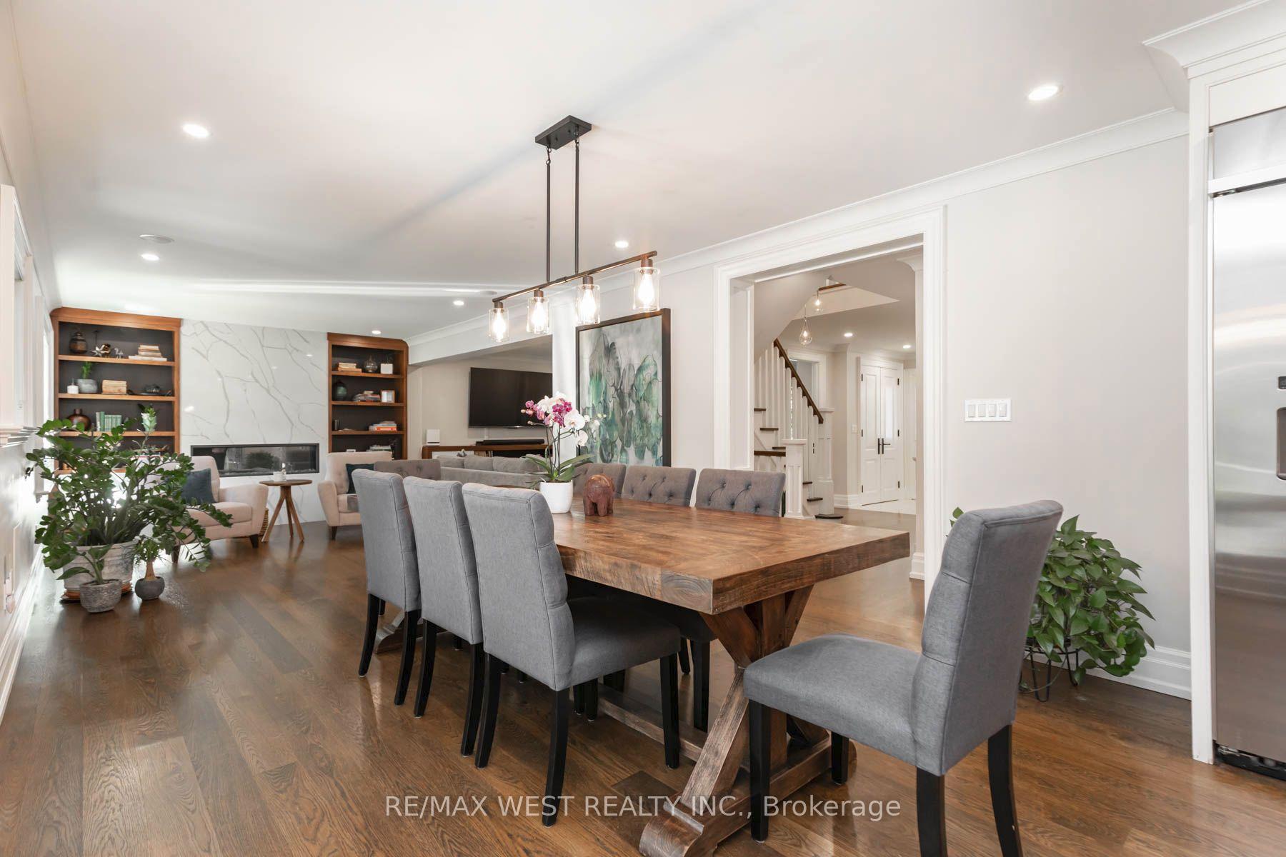 Photo 2 of 49 Winterton Drive, Etobicoke, Princess-Rosethorn — HOMEH