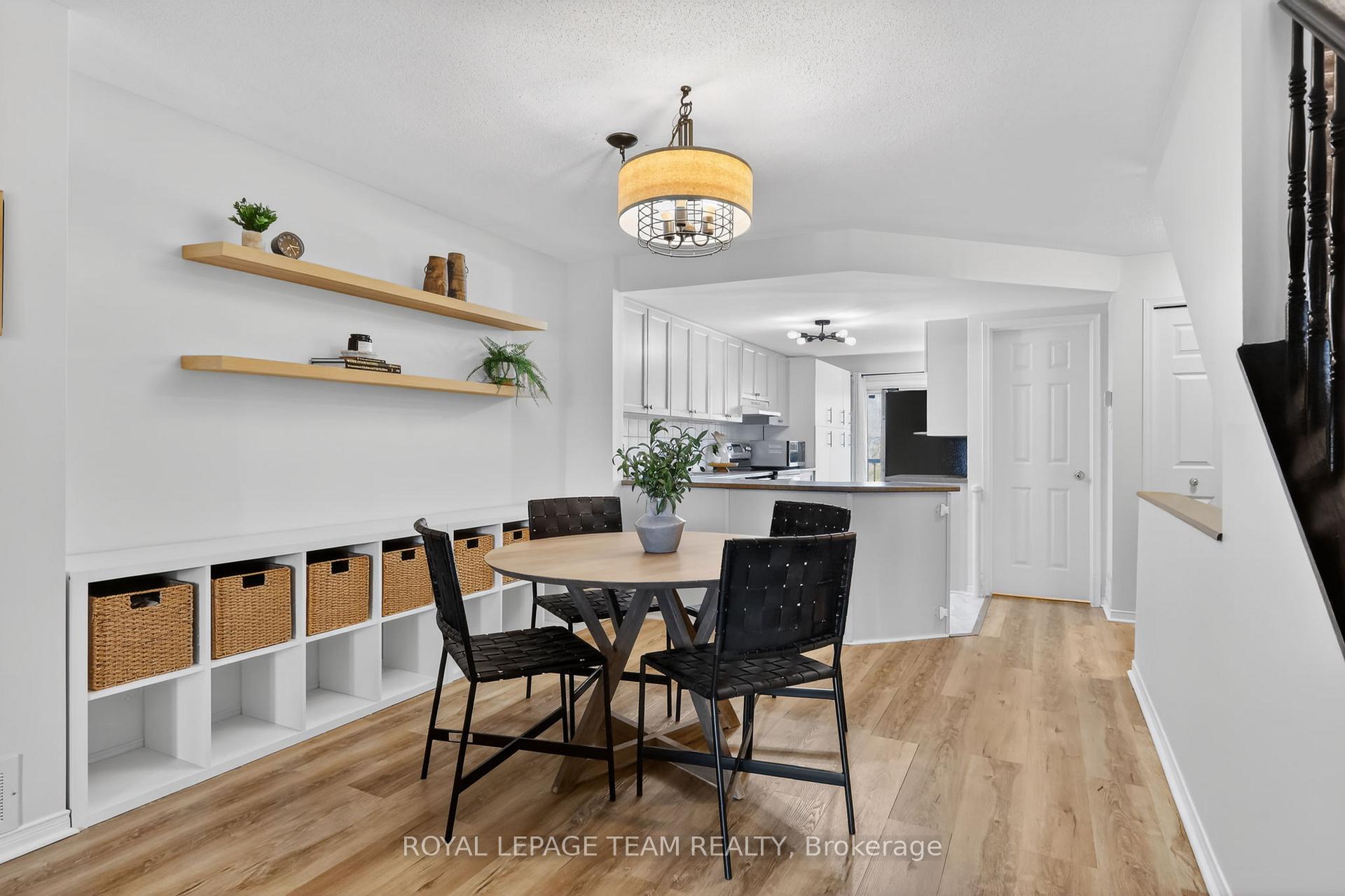 Photo 4 of Unit 13, 424 Hillsboro Private, Ottawa, Kanata - Emerald Meadows/Trailwest — HOMEH