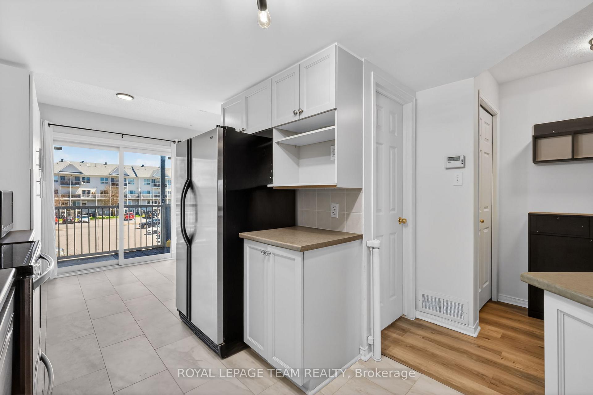 Photo 12 of Unit 13, 424 Hillsboro Private, Ottawa, Kanata - Emerald Meadows/Trailwest — HOMEH