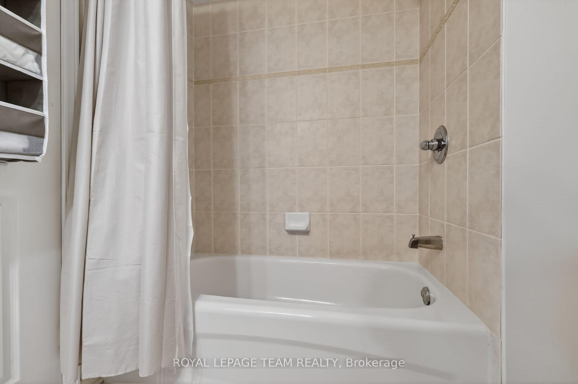 Photo 32 of Unit 13, 424 Hillsboro Private, Ottawa, Kanata - Emerald Meadows/Trailwest — HOMEH