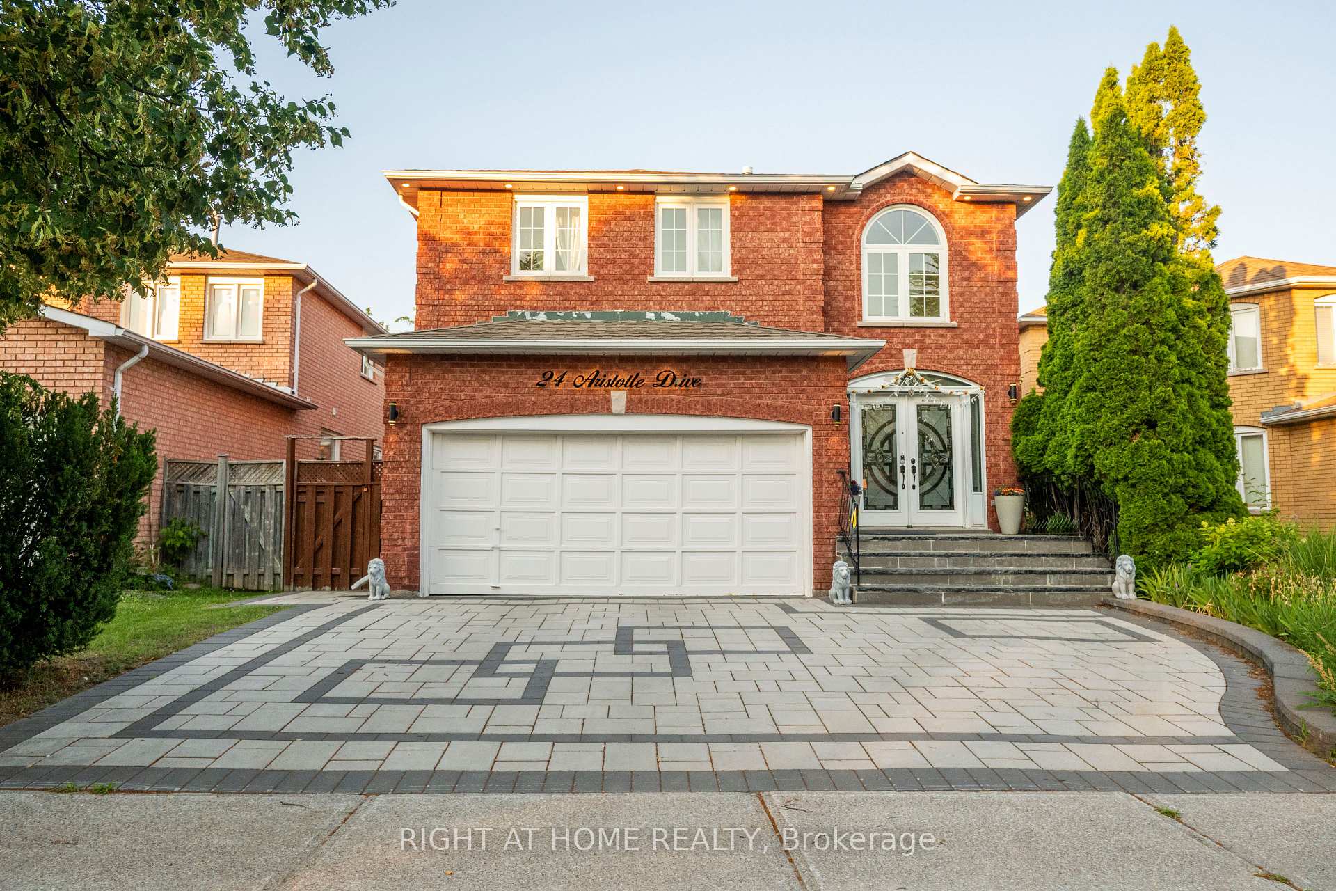 Photo of 24 Aristotle Drive E