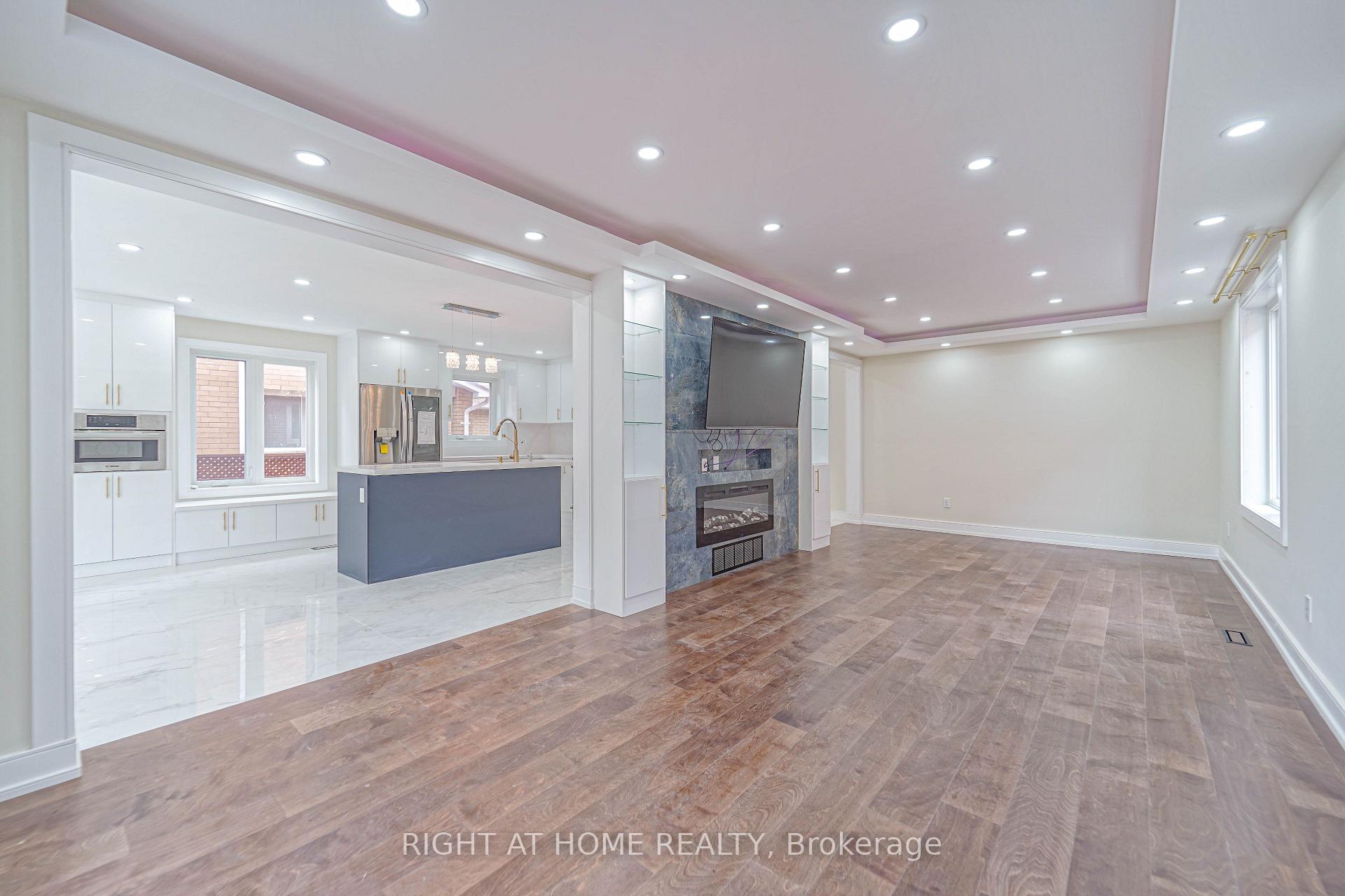 Photo 5 of 24 Aristotle Drive E, Richmond Hill, Devonsleigh — HOMEH