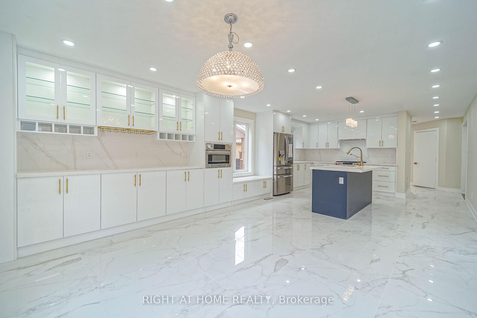 Photo 7 of 24 Aristotle Drive E, Richmond Hill, Devonsleigh — HOMEH