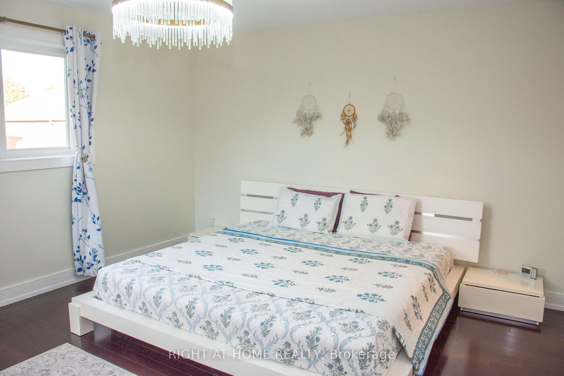 Photo 14 of 24 Aristotle Drive E, Richmond Hill, Devonsleigh — HOMEH