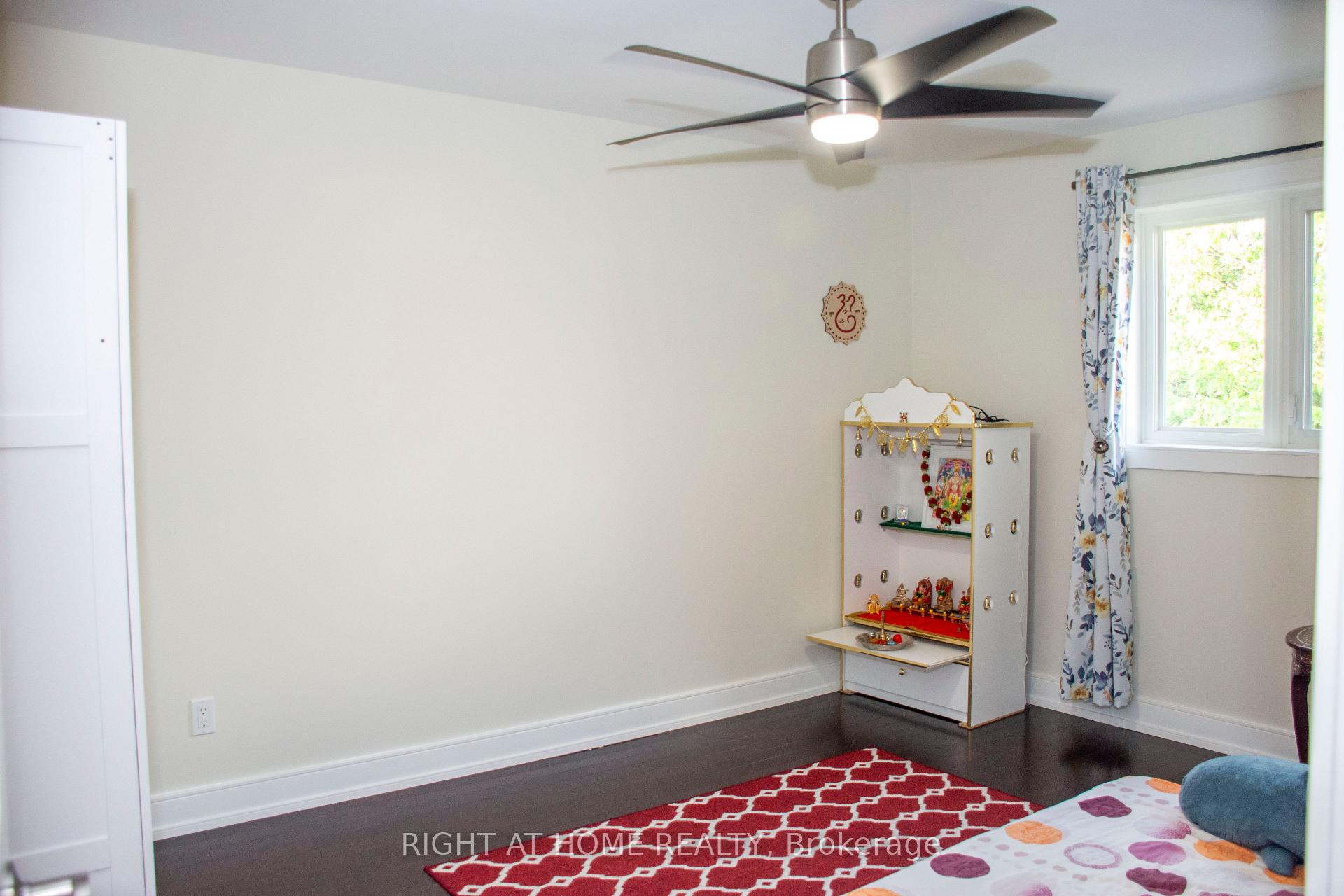 Photo 18 of 24 Aristotle Drive E, Richmond Hill, Devonsleigh — HOMEH