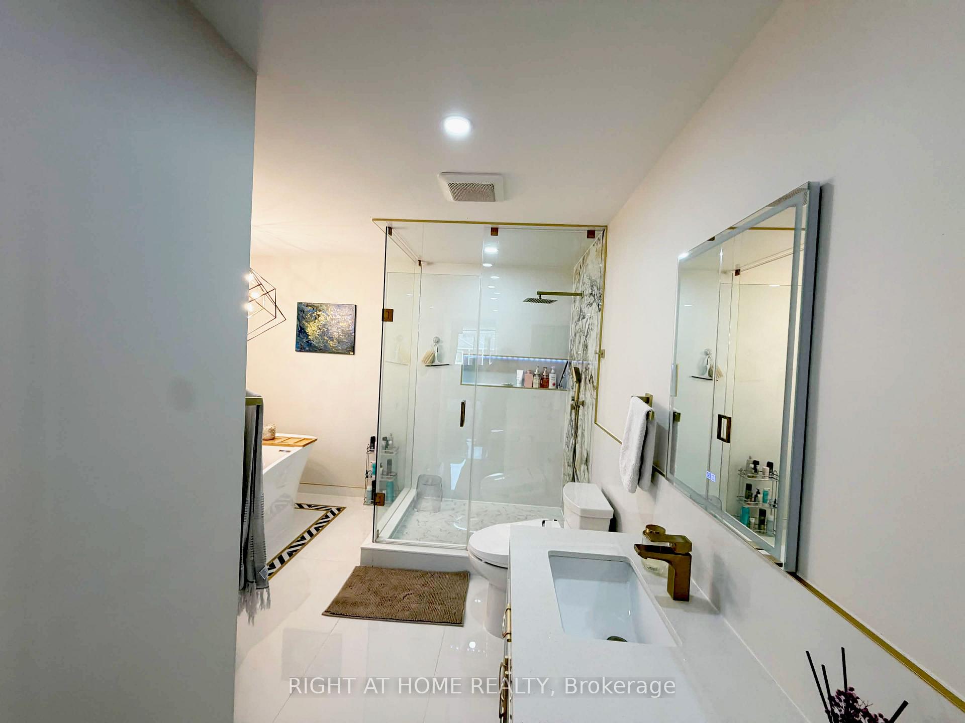 Photo 21 of 24 Aristotle Drive E, Richmond Hill, Devonsleigh — HOMEH
