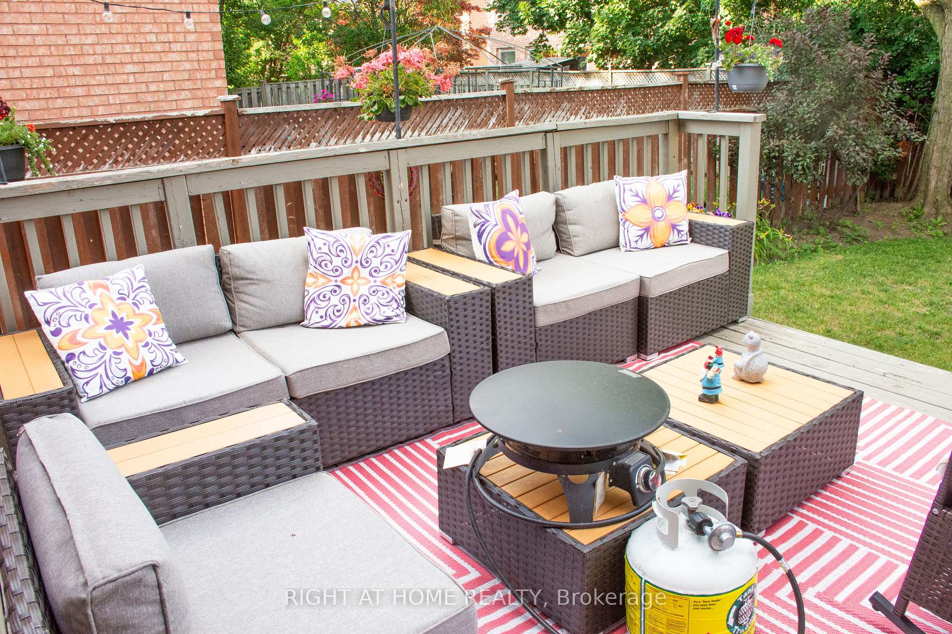 Photo 30 of 24 Aristotle Drive E, Richmond Hill, Devonsleigh — HOMEH