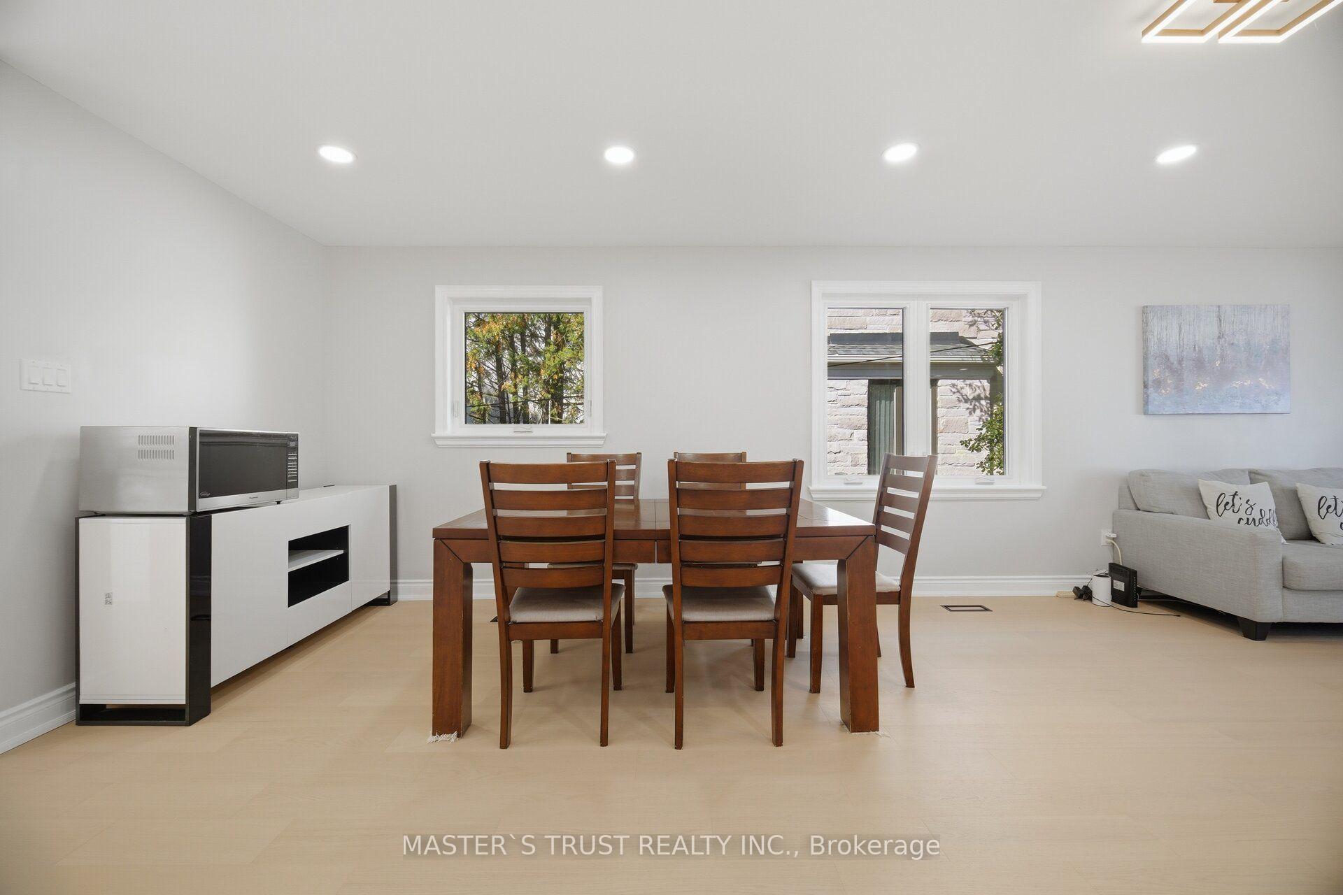 Photo 8 of 412 Sandmere Place, Oakville, West — HOMEH