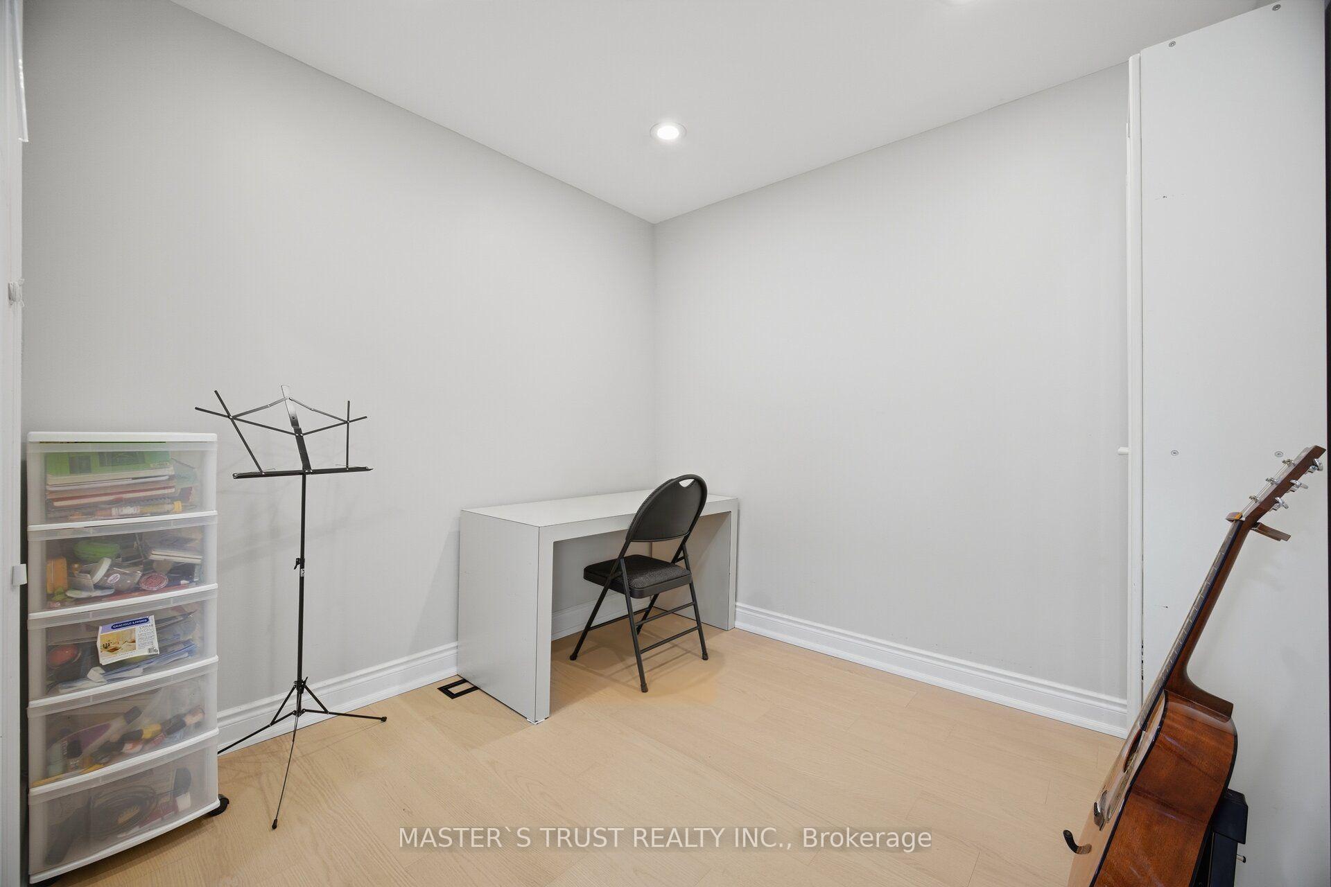 Photo 11 of 412 Sandmere Place, Oakville, West — HOMEH