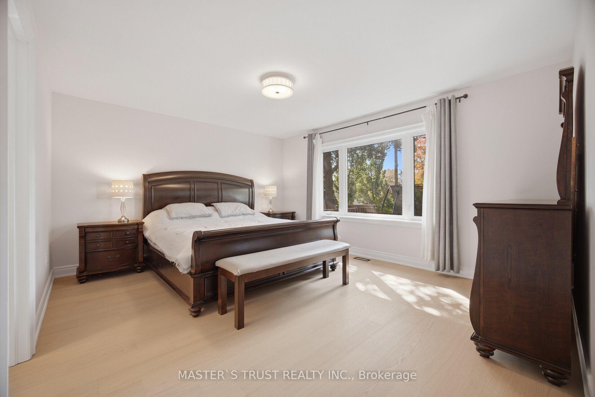 Photo 13 of 412 Sandmere Place, Oakville, West — HOMEH