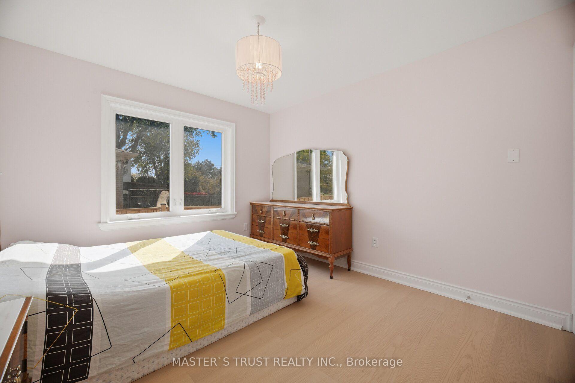 Photo 18 of 412 Sandmere Place, Oakville, West — HOMEH
