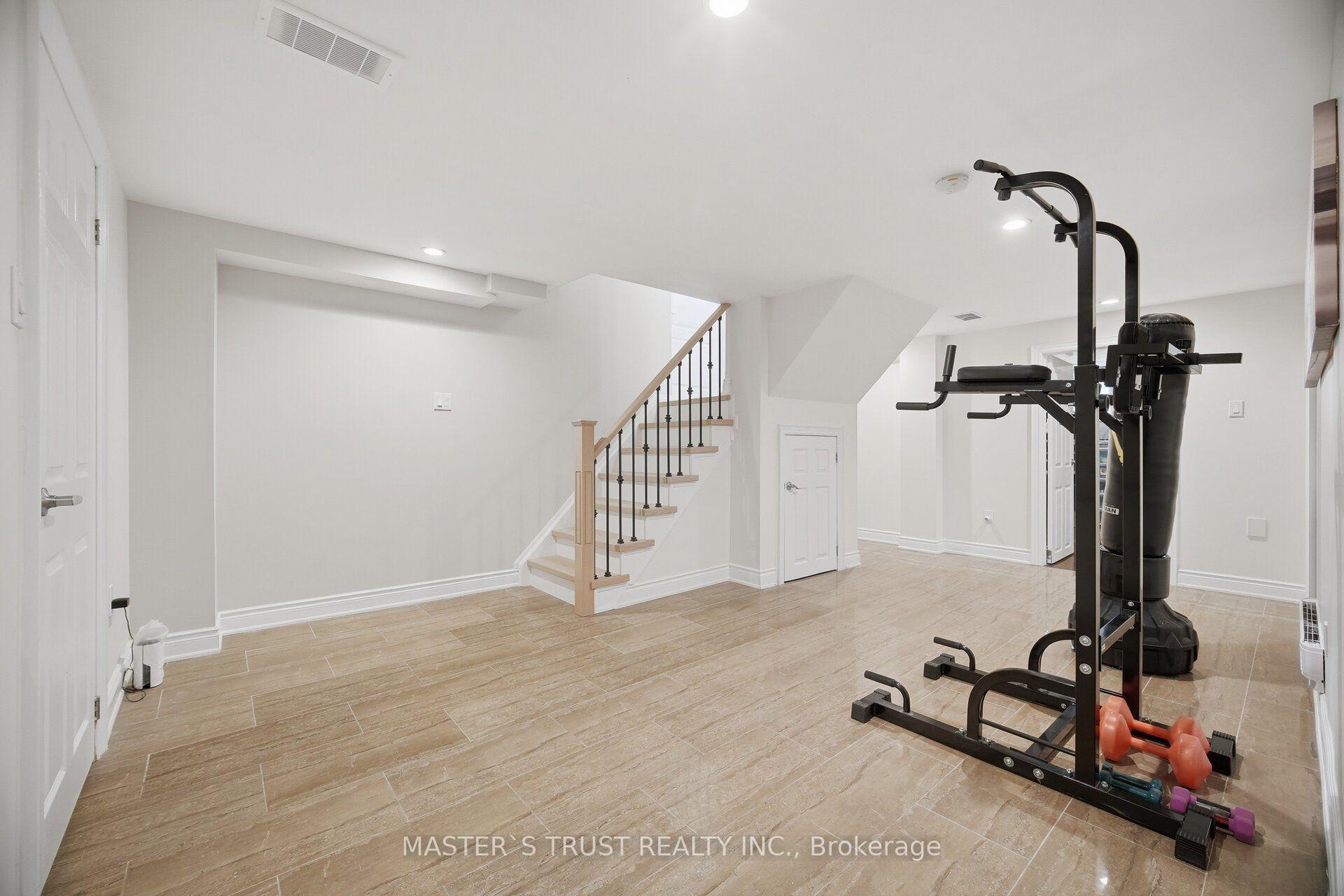 Photo 21 of 412 Sandmere Place, Oakville, West — HOMEH