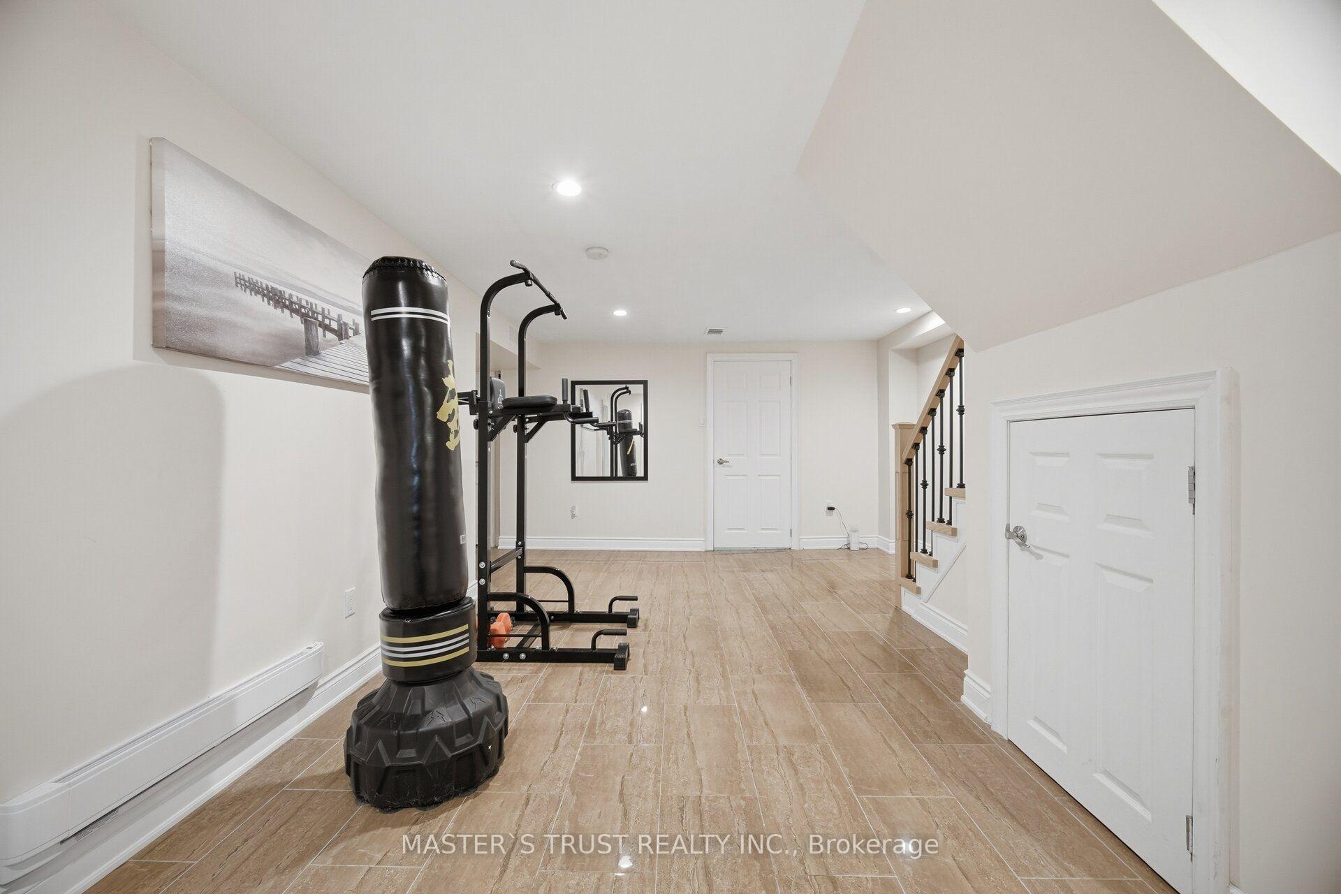 Photo 22 of 412 Sandmere Place, Oakville, West — HOMEH