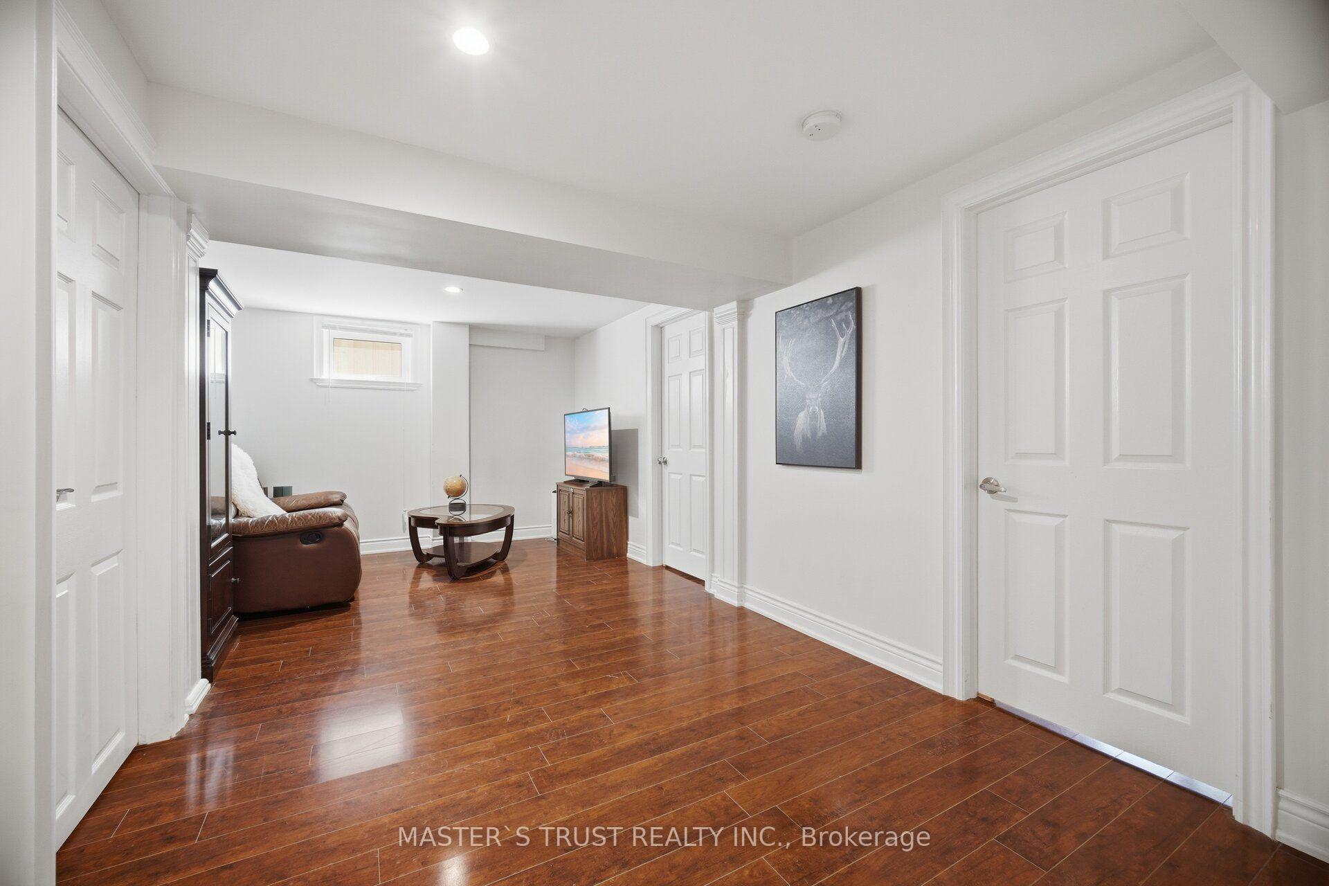 Photo 23 of 412 Sandmere Place, Oakville, West — HOMEH