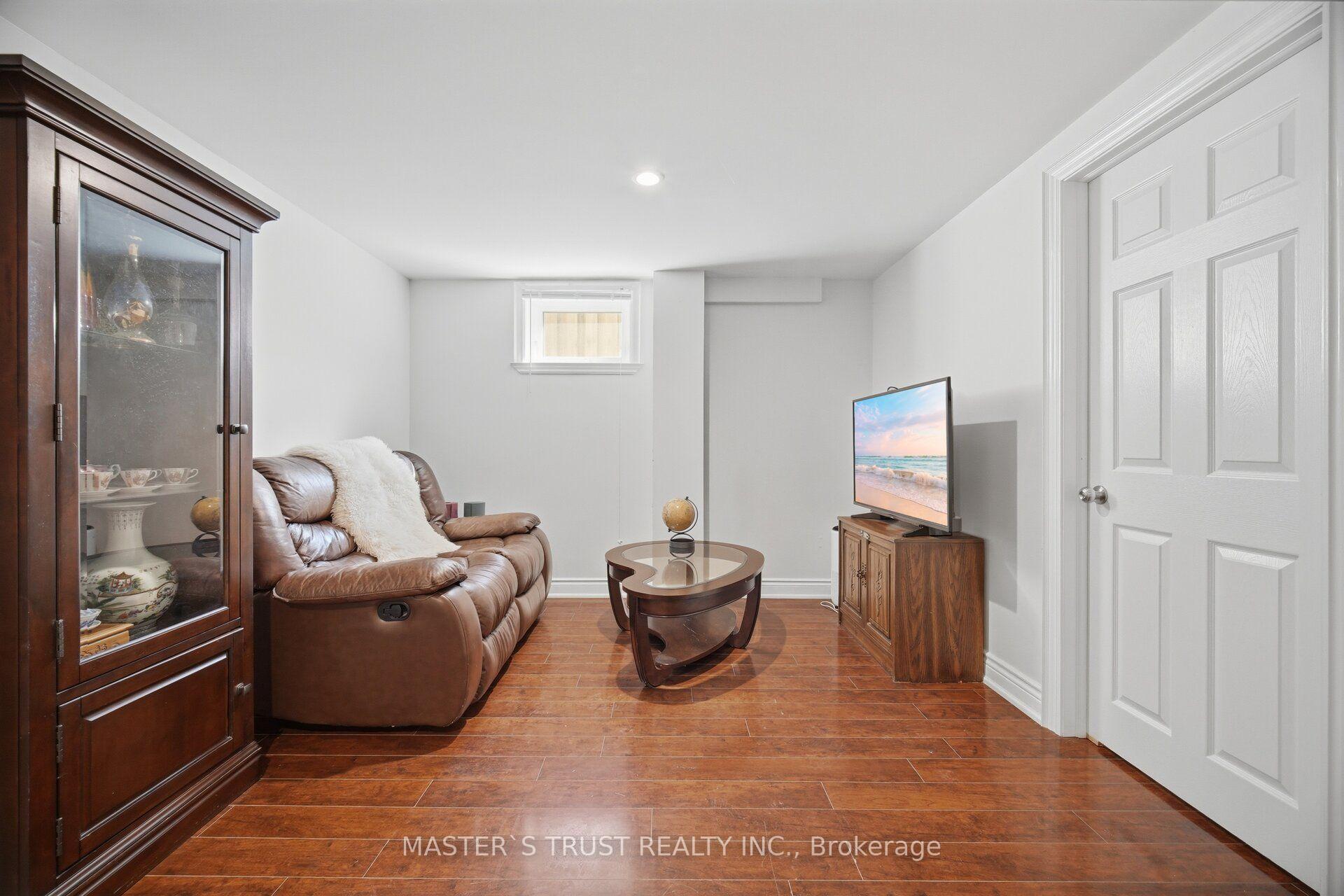 Photo 25 of 412 Sandmere Place, Oakville, West — HOMEH