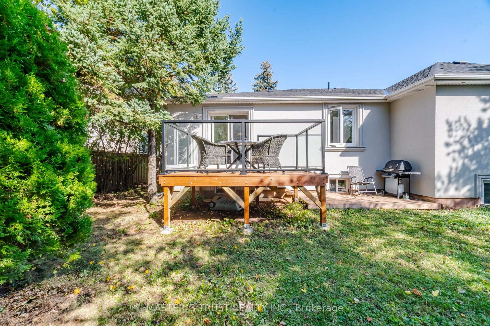 Photo 34 of 412 Sandmere Place, Oakville, West — HOMEH