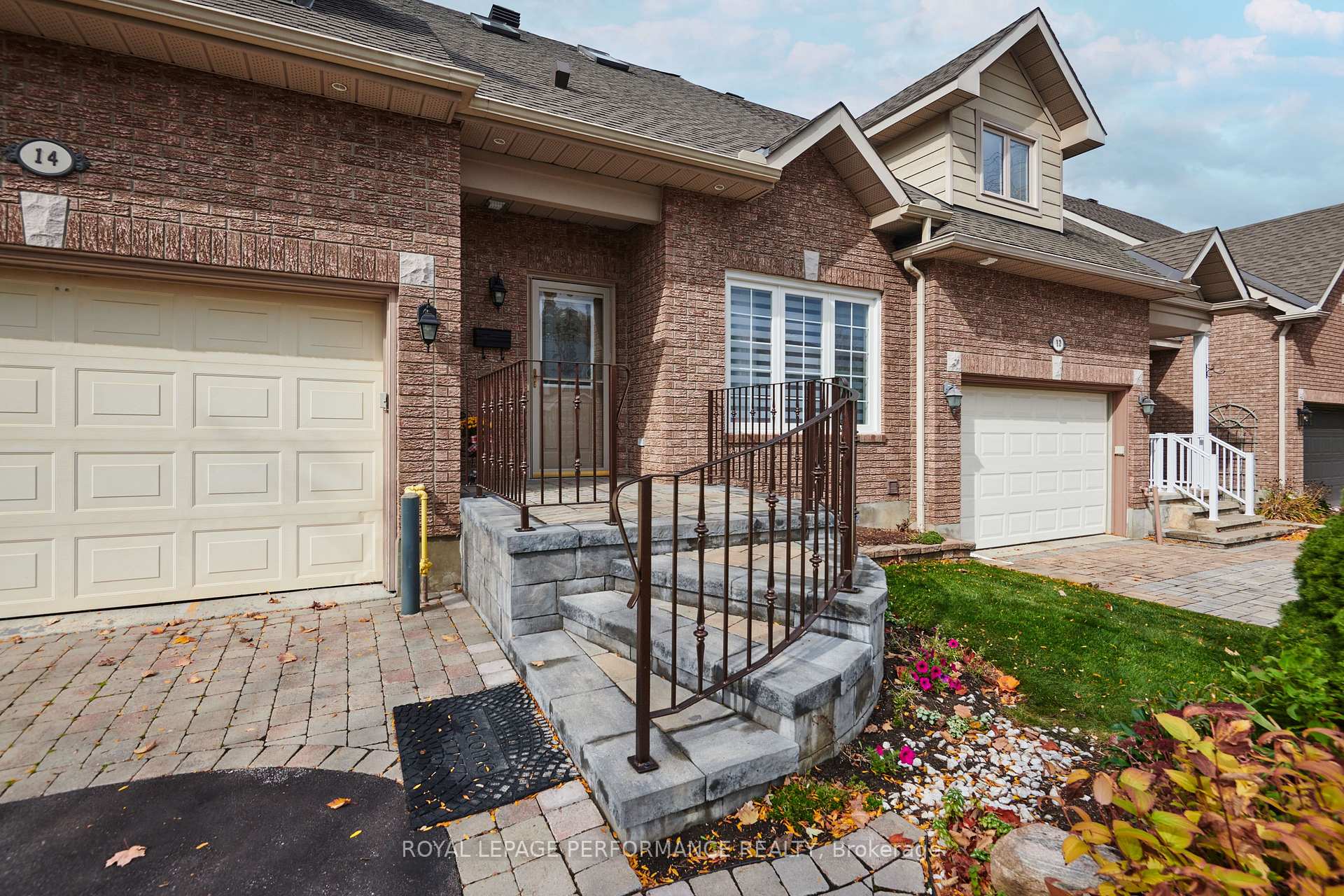 Photo 4 of 14 Windeyer Crescent, Ottawa, Kanata - Kanata Lakes/Heritage Hills — HOMEH
