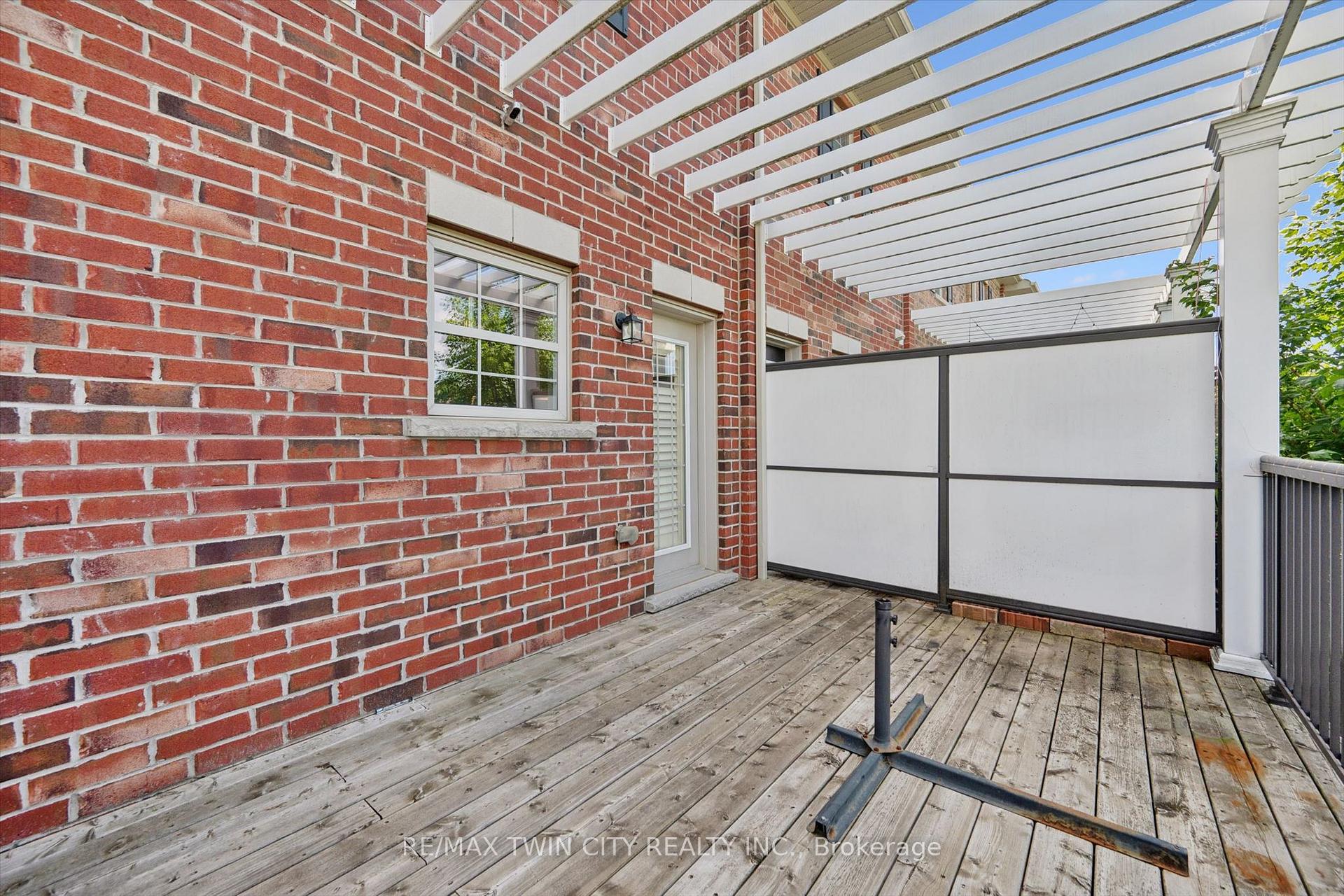 Photo 24 of 4 Cheltenham Mews, Kitchener, Mount Hope Huron Park — HOMEH