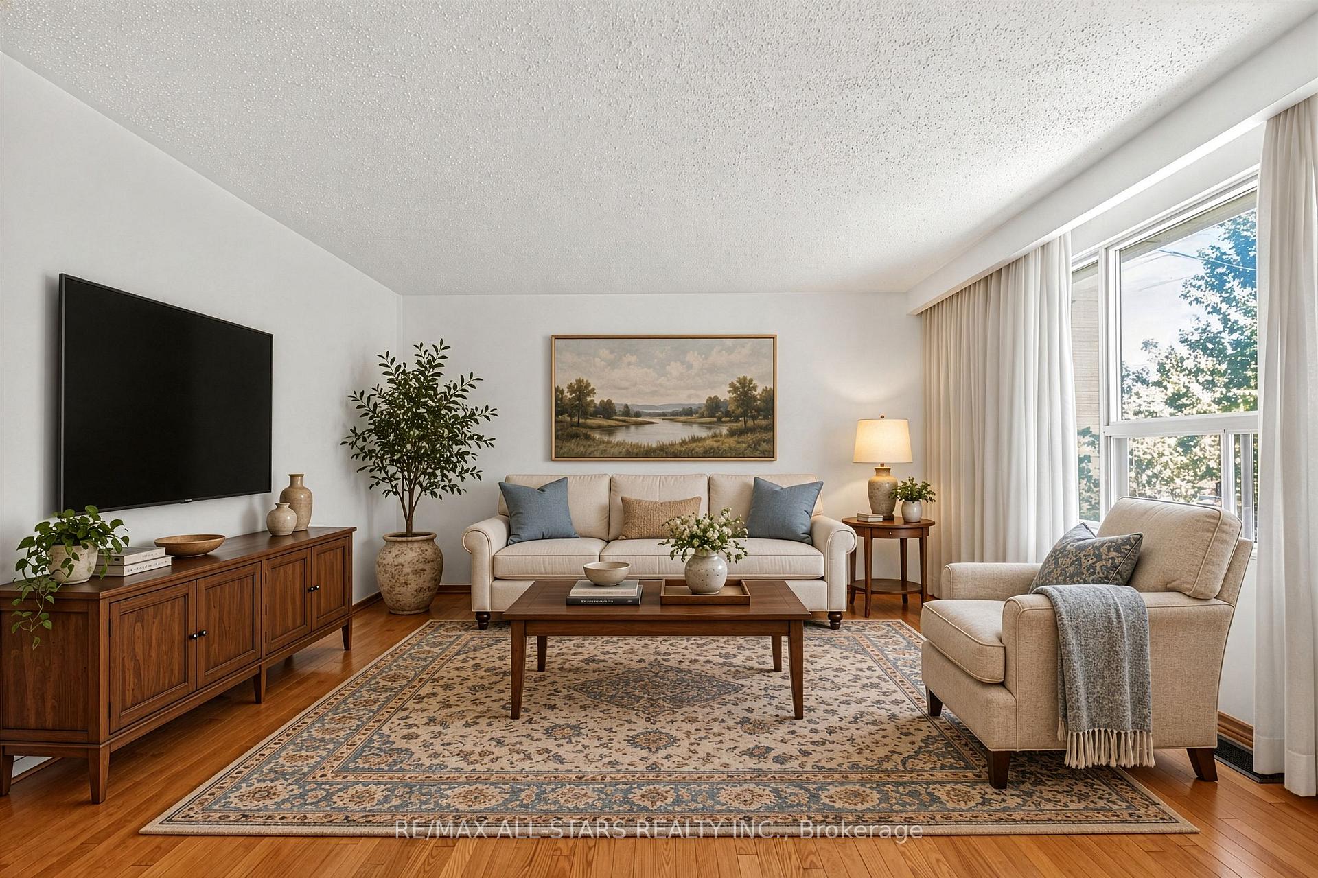 Photo 4 of 12 Adanac Drive, Scarborough, Cliffcrest — HOMEH