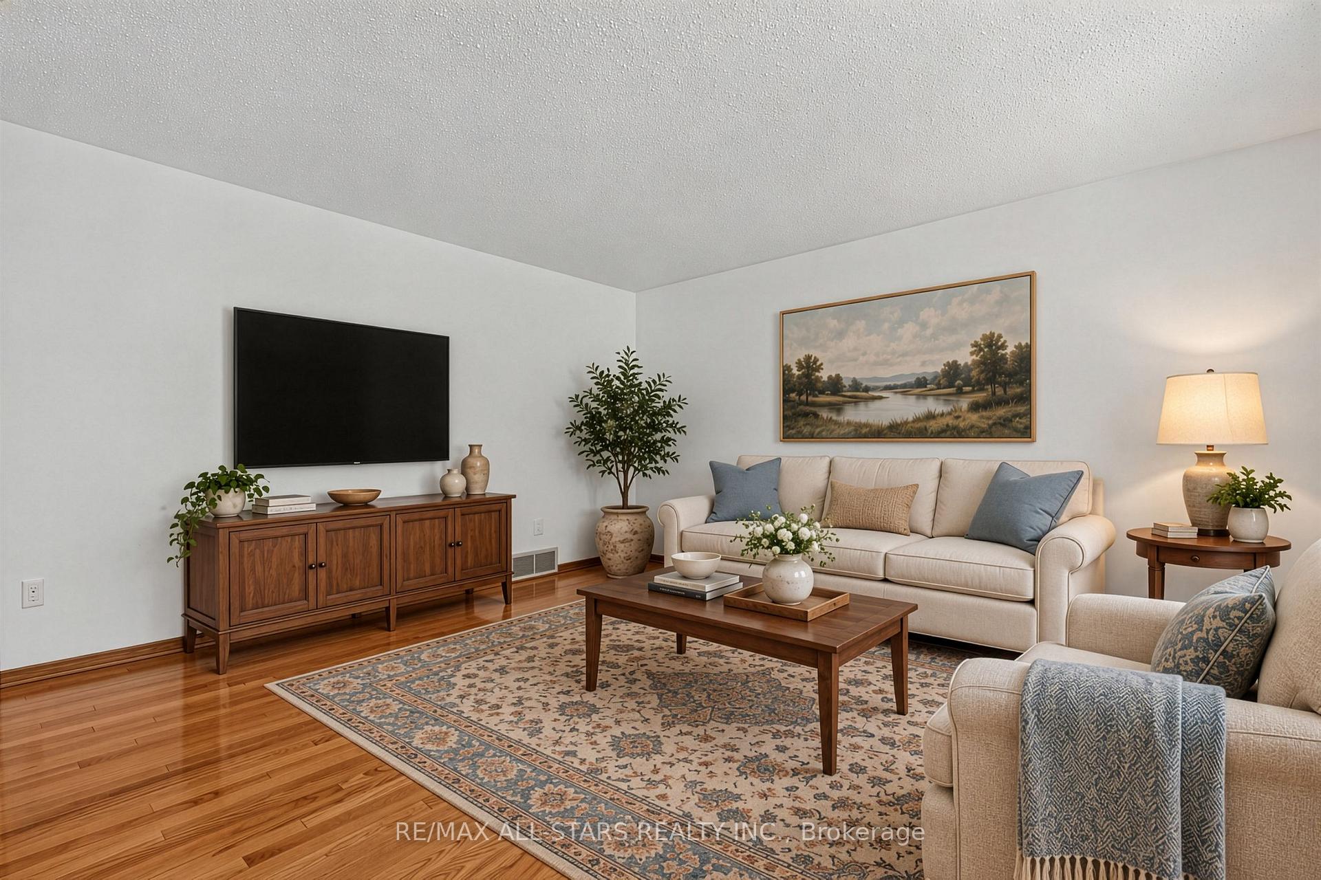 Photo 5 of 12 Adanac Drive, Scarborough, Cliffcrest — HOMEH