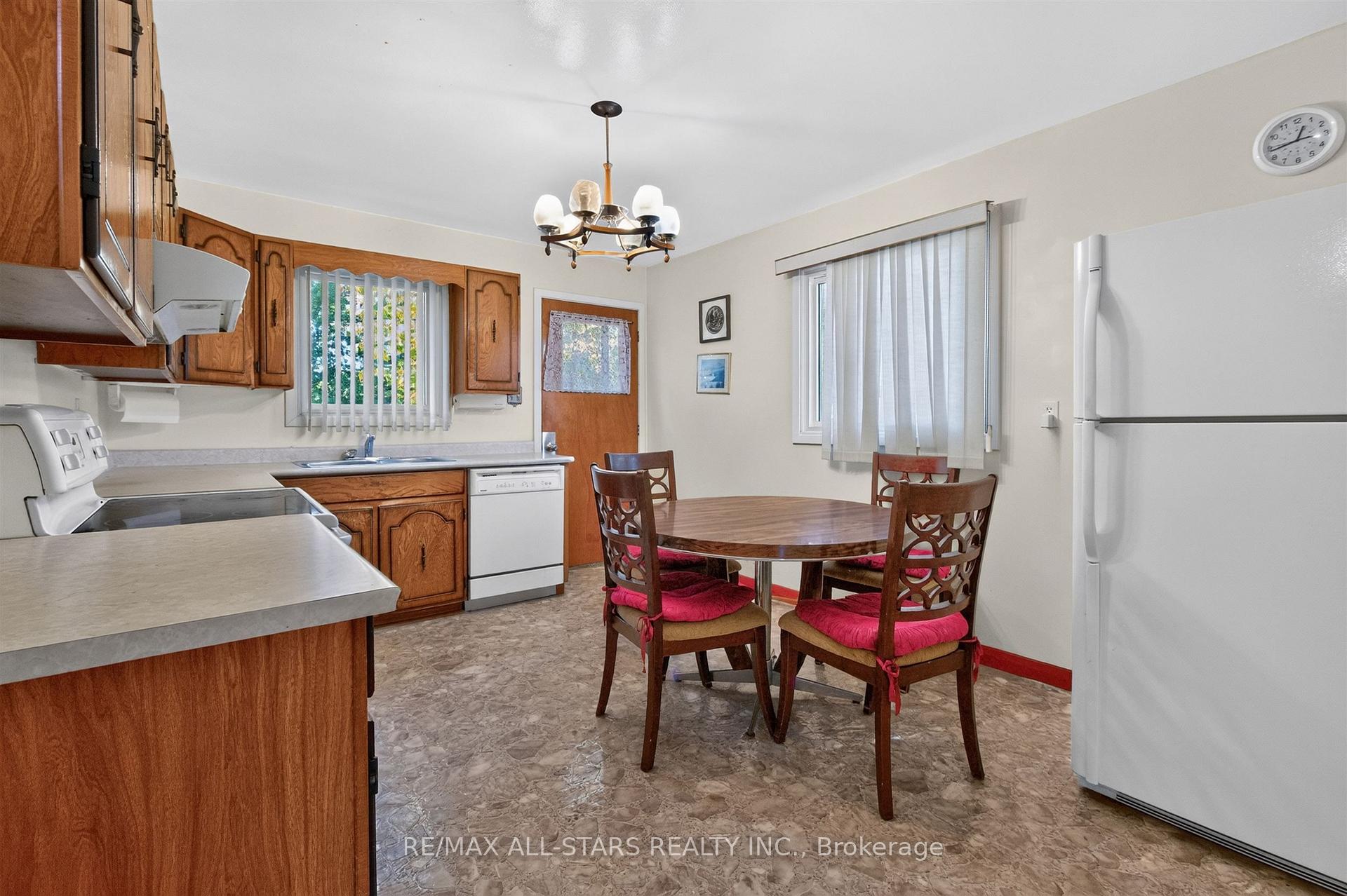 Photo 15 of 12 Adanac Drive, Scarborough, Cliffcrest — HOMEH