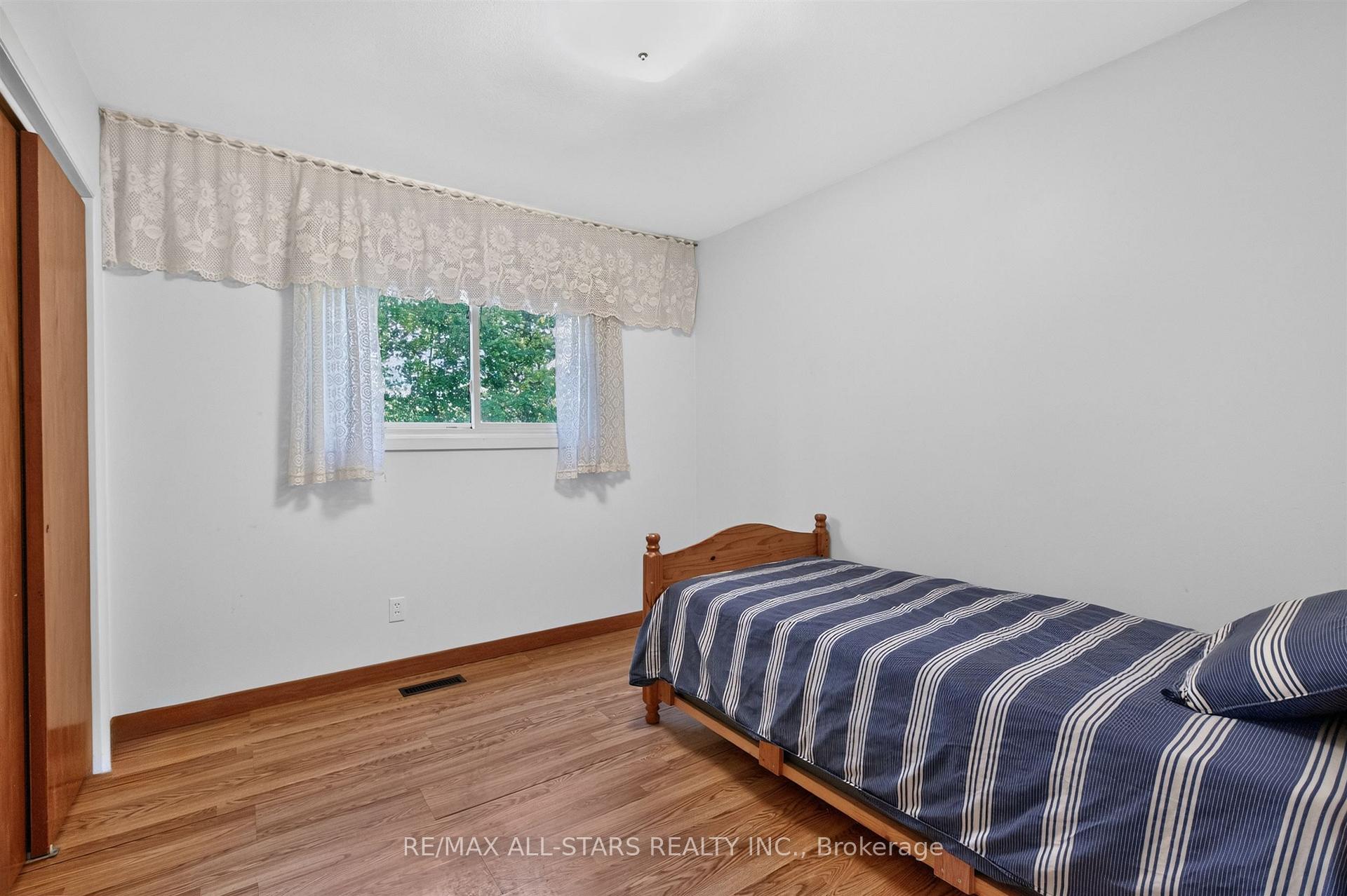 Photo 24 of 12 Adanac Drive, Scarborough, Cliffcrest — HOMEH