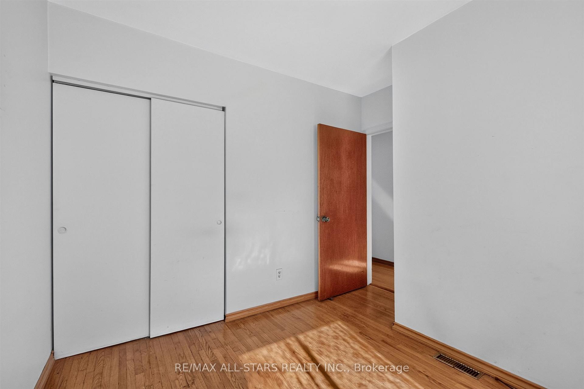 Photo 27 of 12 Adanac Drive, Scarborough, Cliffcrest — HOMEH