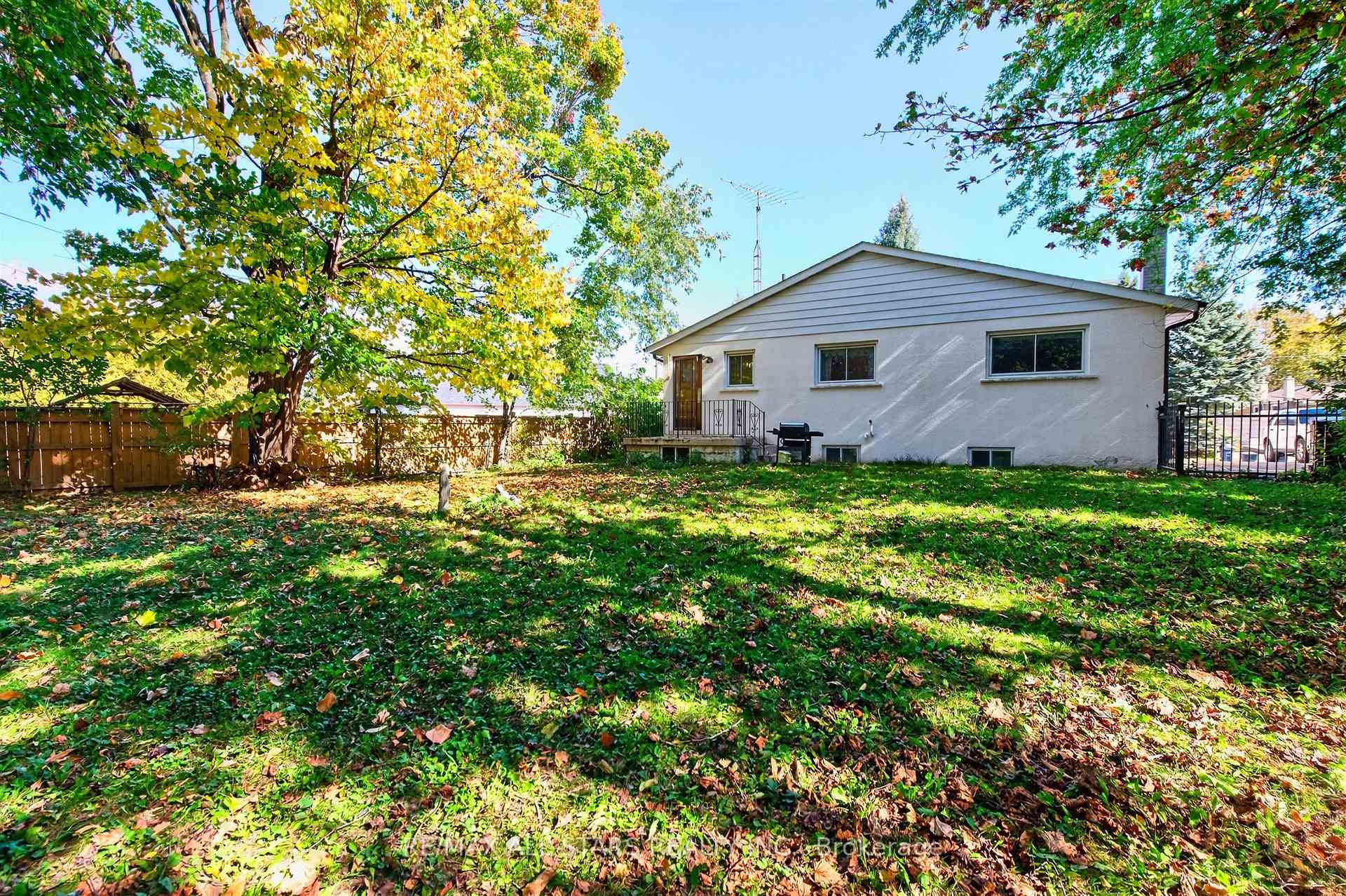 Photo 39 of 12 Adanac Drive, Scarborough, Cliffcrest — HOMEH