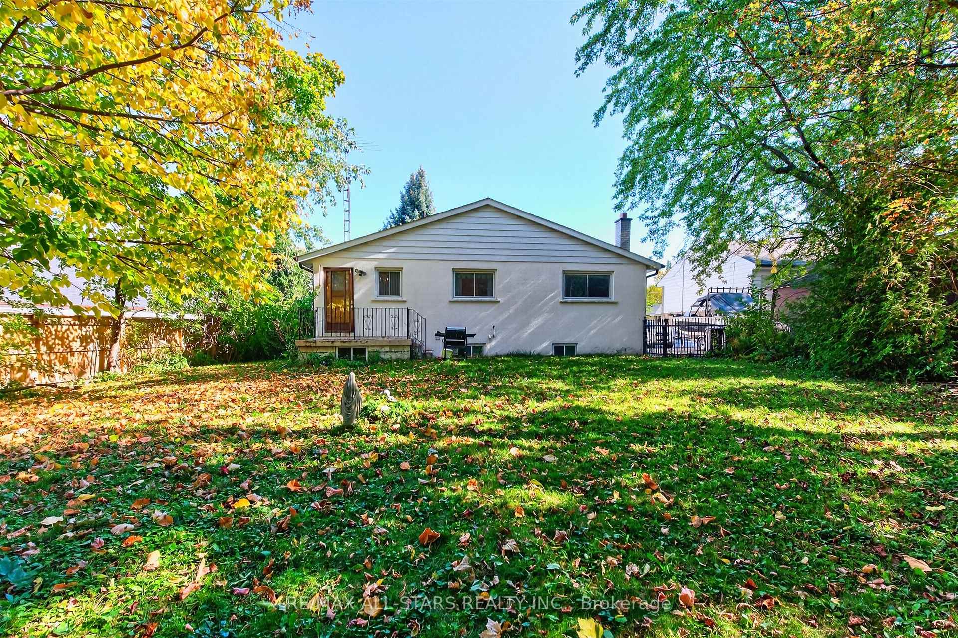 Photo 40 of 12 Adanac Drive, Scarborough, Cliffcrest — HOMEH