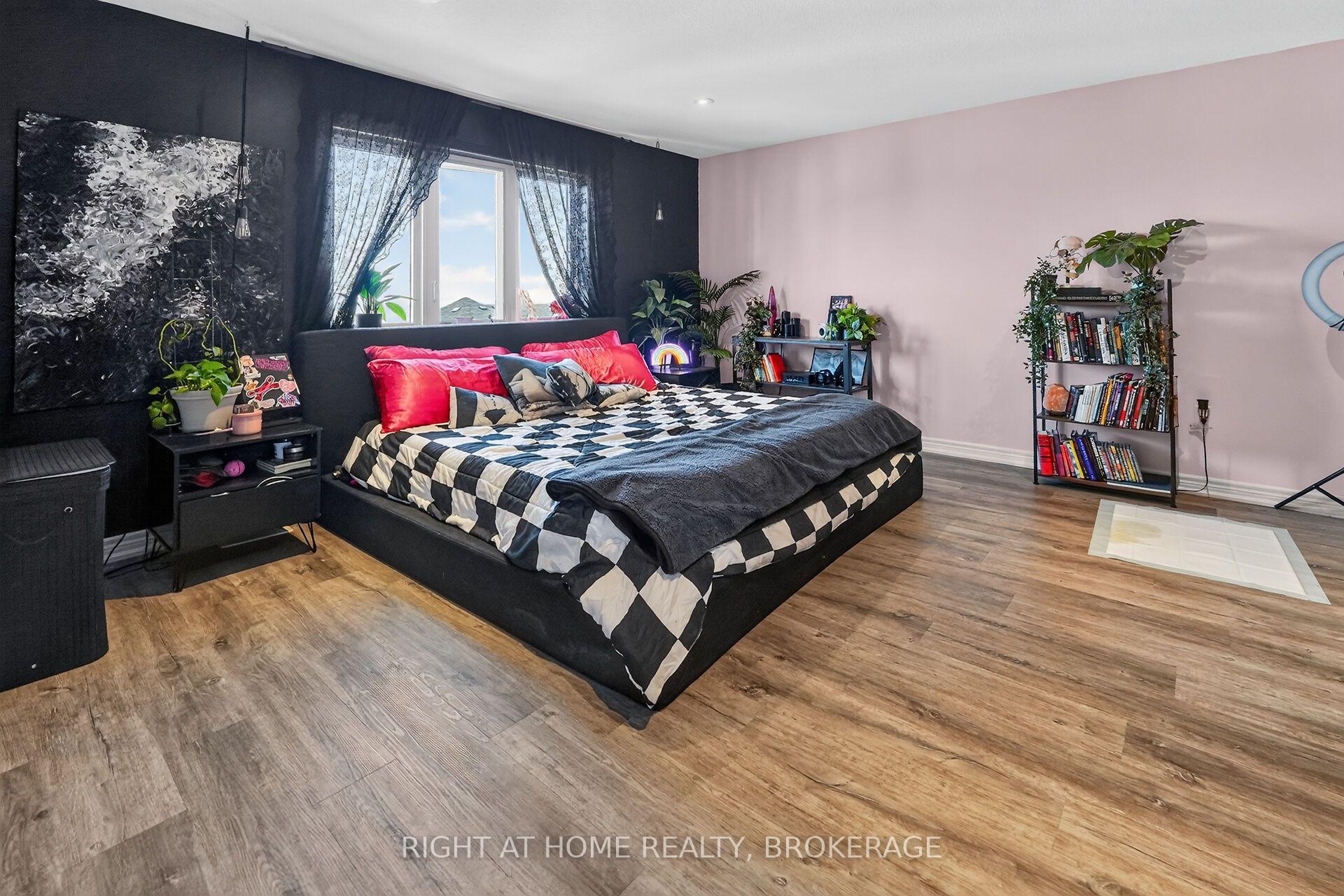 Photo 21 of 4069 Brock Street N, Lincoln, Beamsville — HOMEH