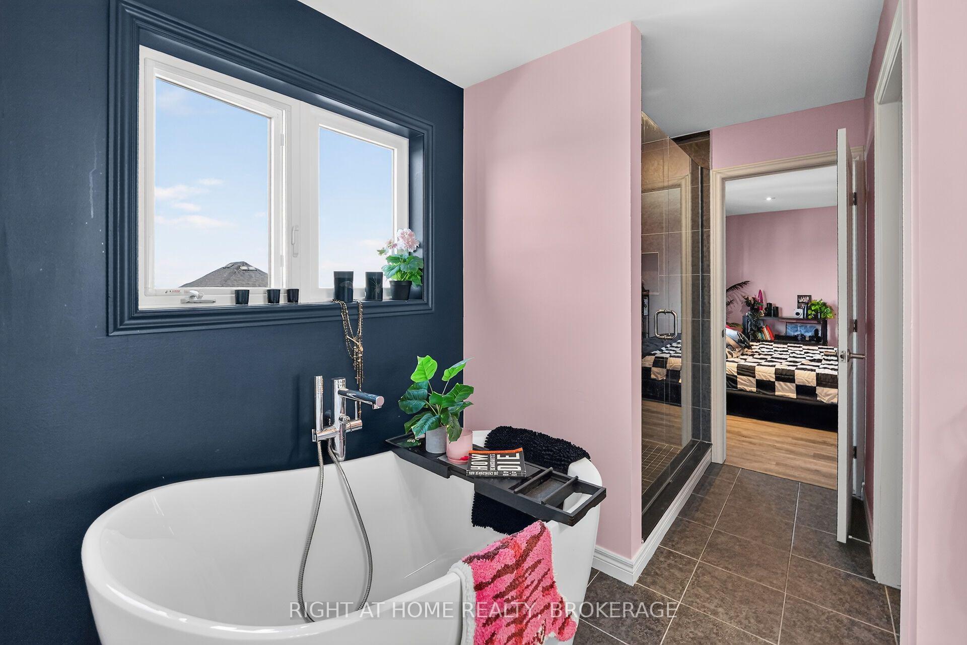 Photo 24 of 4069 Brock Street N, Lincoln, Beamsville — HOMEH