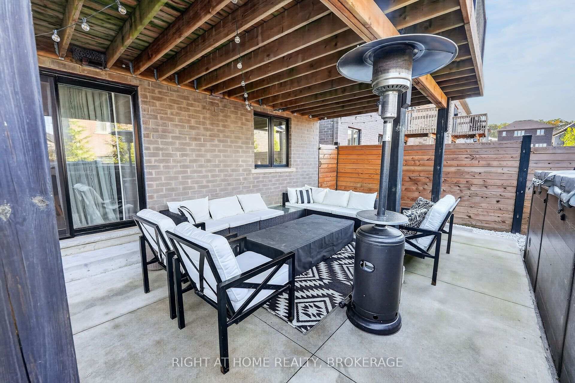 Photo 46 of 4069 Brock Street N, Lincoln, Beamsville — HOMEH