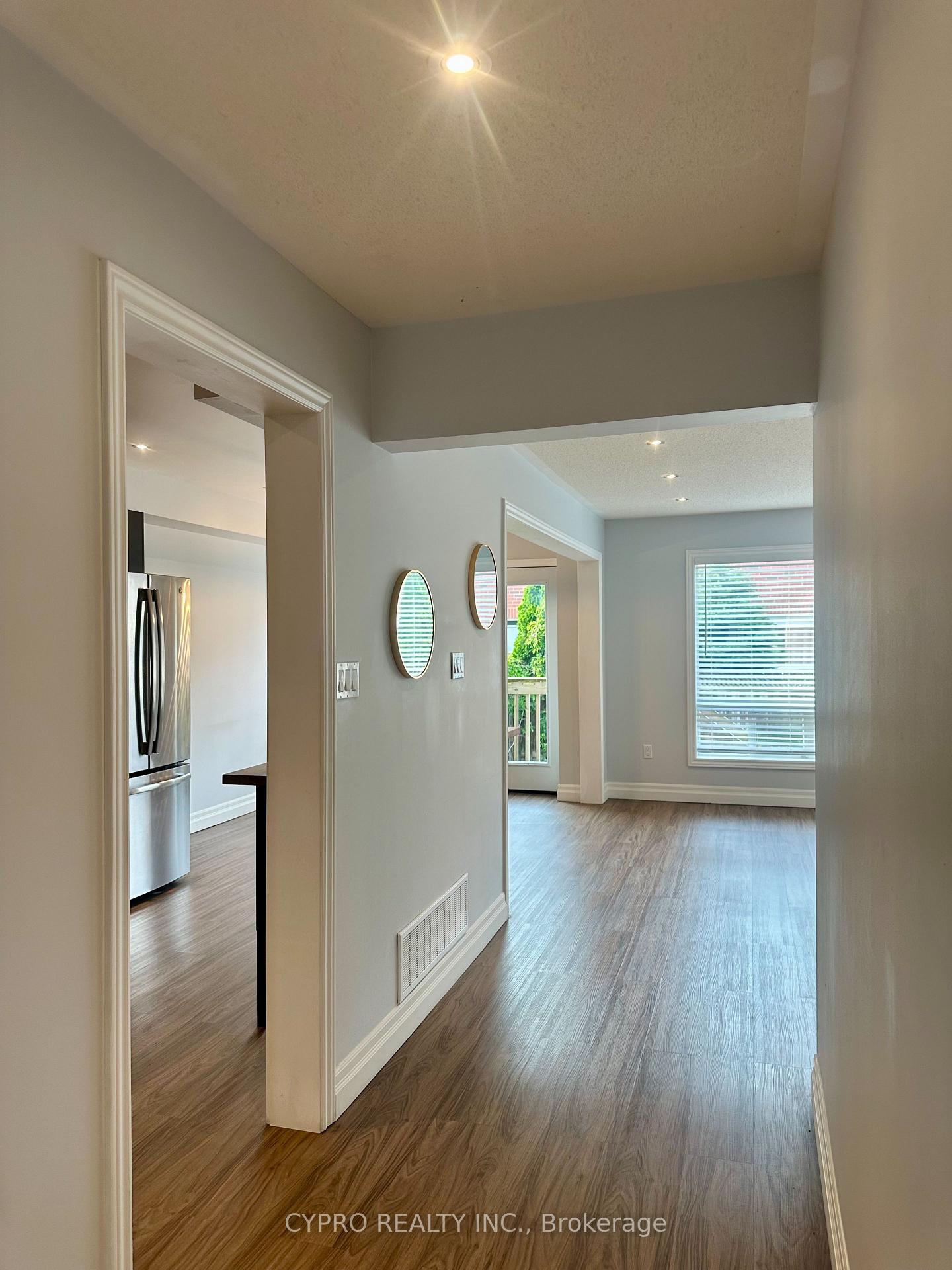 Photo 5 of 141 King William Crescent, Richmond Hill, Langstaff — HOMEH