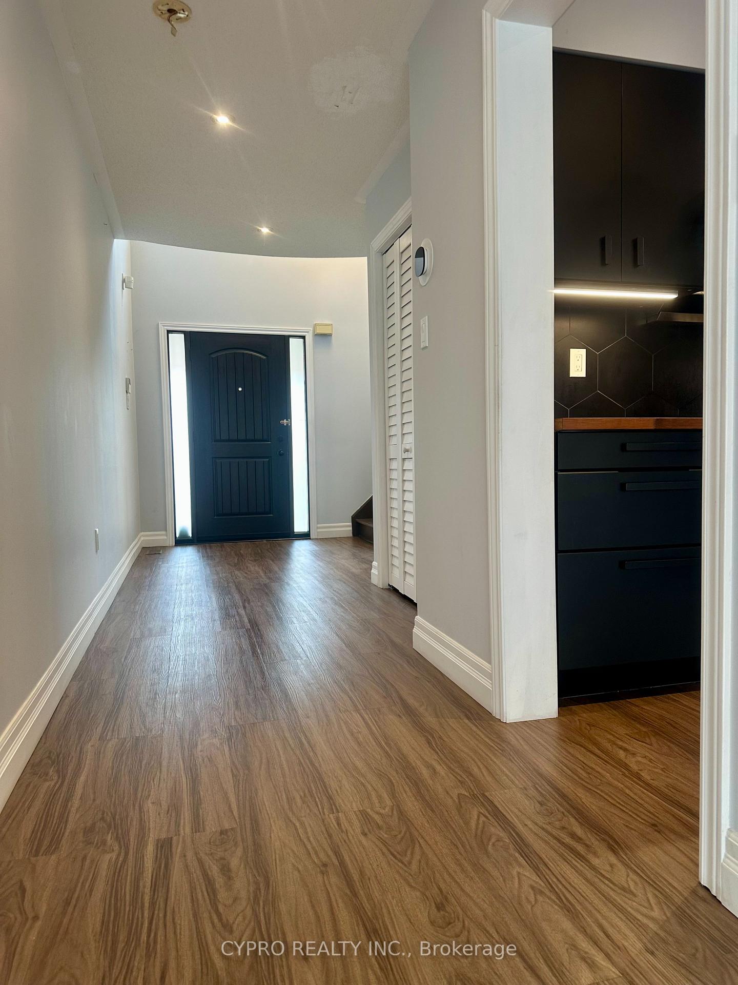 Photo 9 of 141 King William Crescent, Richmond Hill, Langstaff — HOMEH