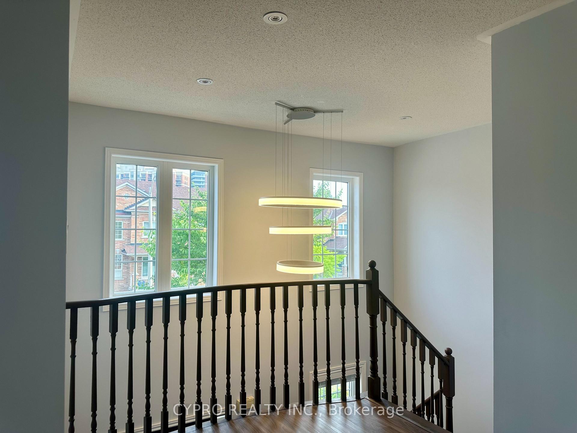 Photo 17 of 141 King William Crescent, Richmond Hill, Langstaff — HOMEH