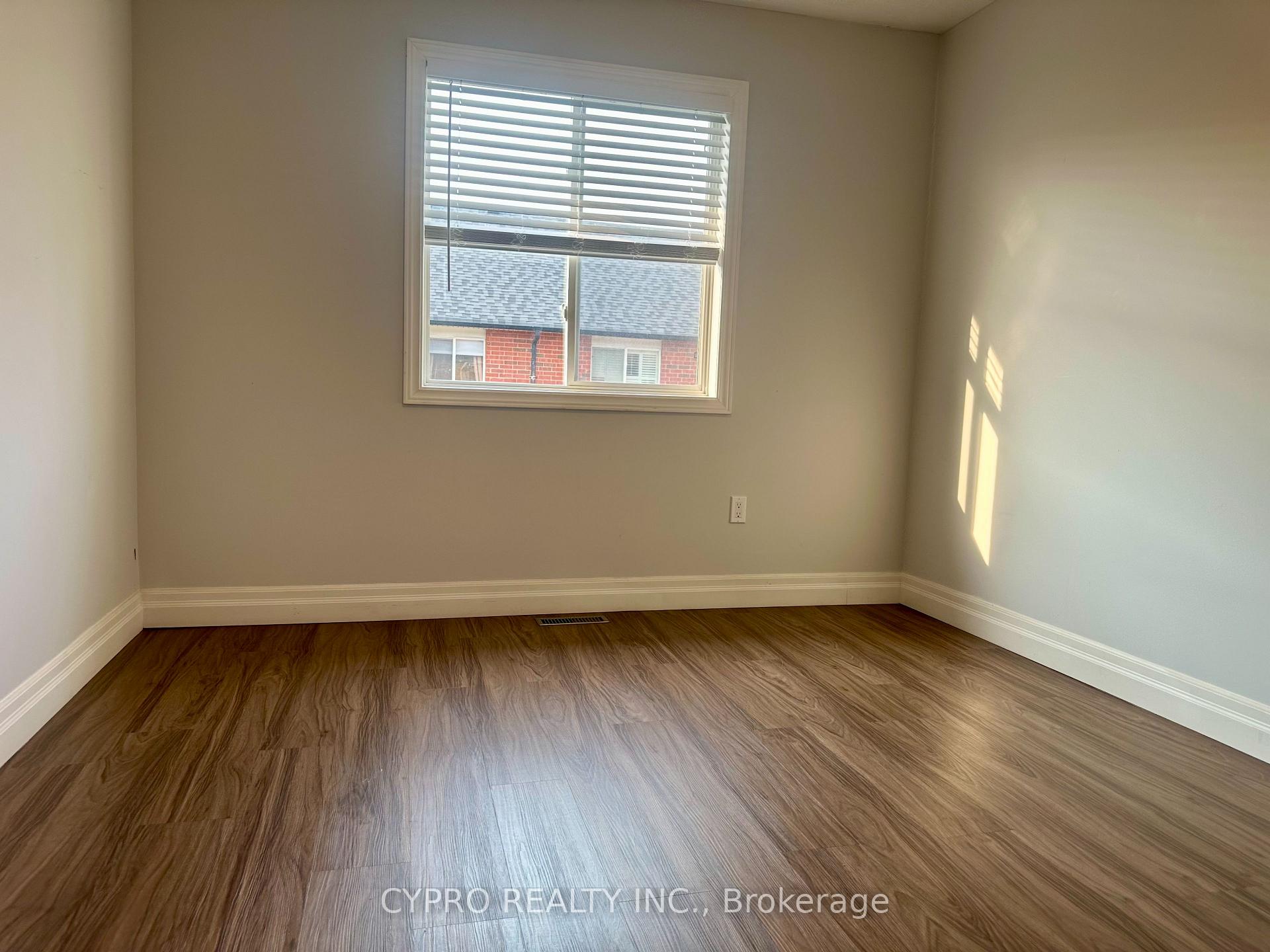 Photo 20 of 141 King William Crescent, Richmond Hill, Langstaff — HOMEH