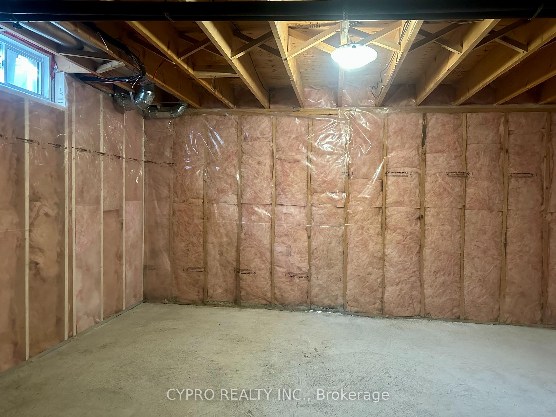 Photo 24 of 141 King William Crescent, Richmond Hill, Langstaff — HOMEH