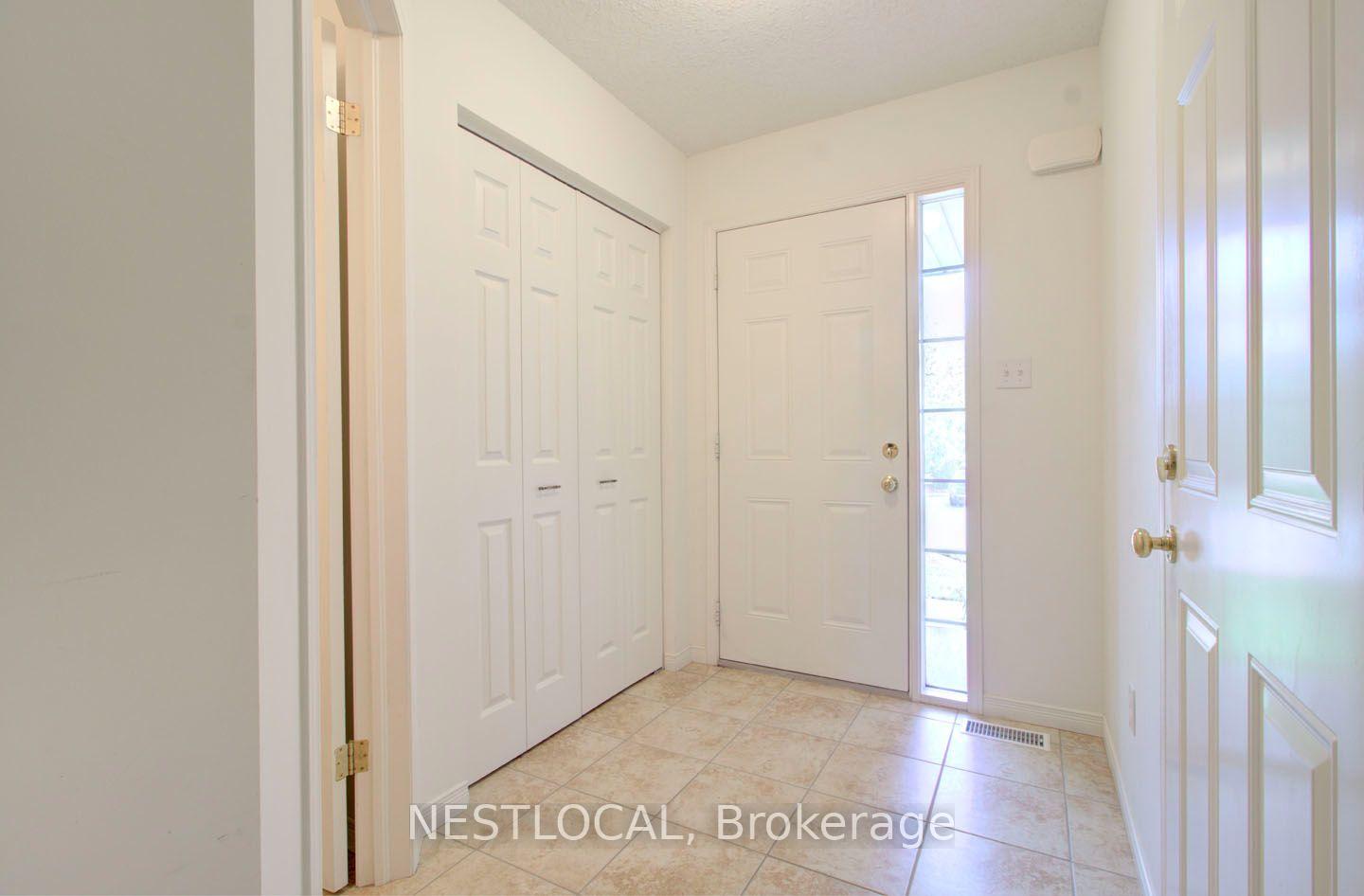 Photo 5 of Unit 11, 10 Fallowfield Drive, Kitchener, Country Hills East — HOMEH