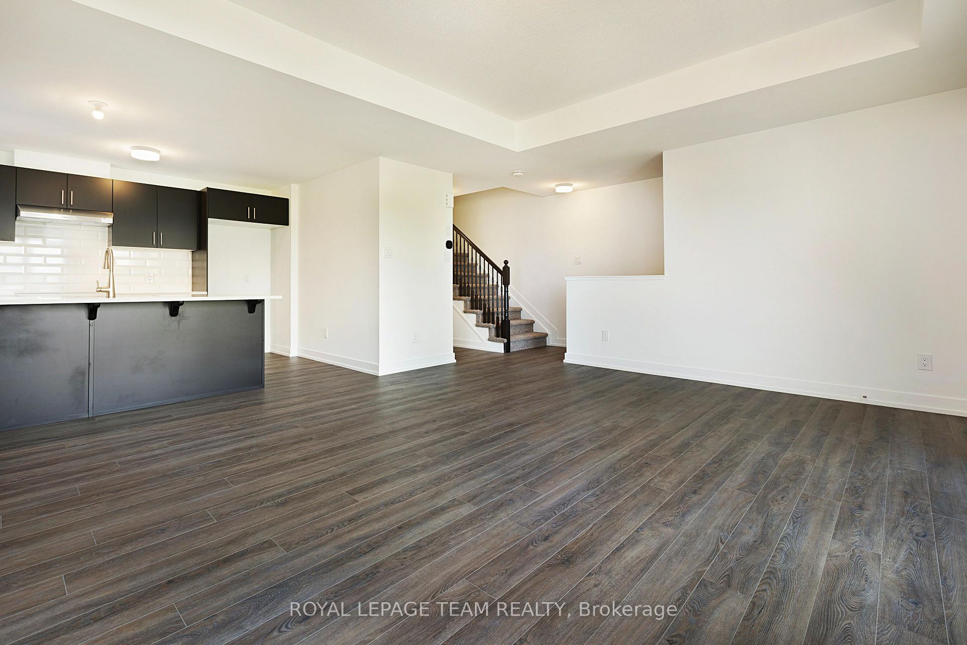 Photo 5 of 1022 Chapman Mills Drive, Ottawa, Barrhaven - Heritage Park — HOMEH