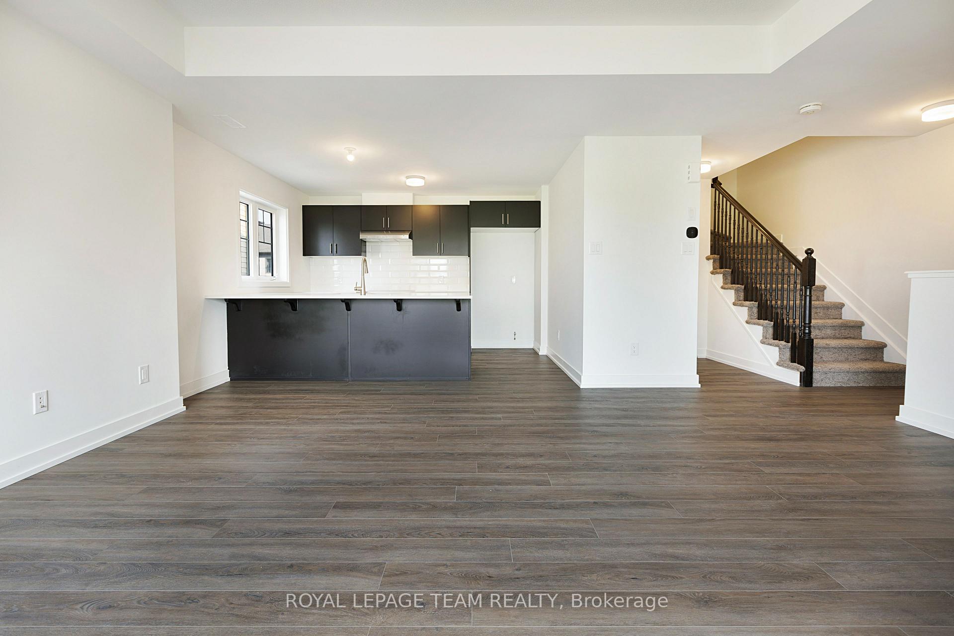 Photo 7 of 1022 Chapman Mills Drive, Ottawa, Barrhaven - Heritage Park — HOMEH